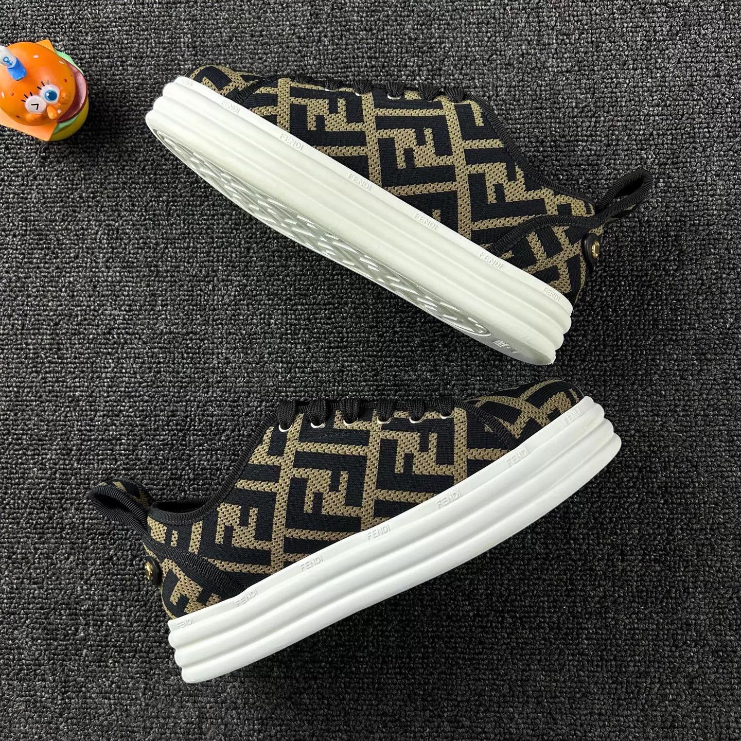 Fendi Fendi Monogram Sneakers EUR 35 Size US 4.5 / IT 34.5 - 4 Thumbnail