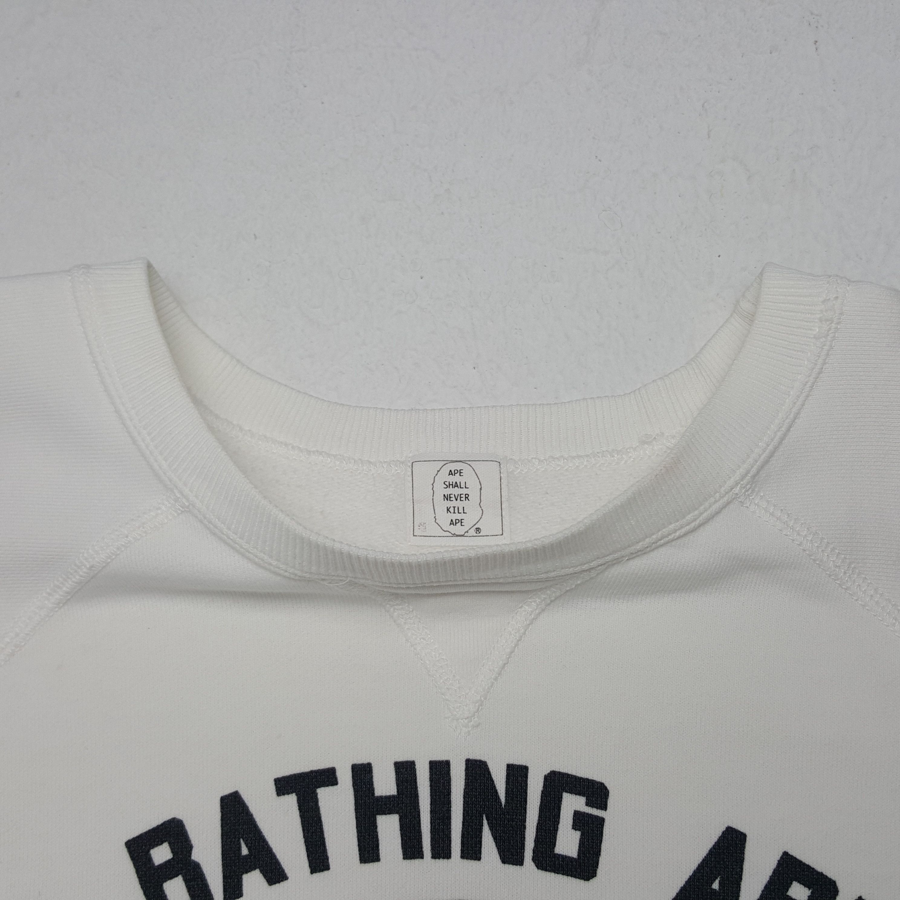Bape × Vintage A Bathing Ape for Human Crewneck Size US L / EU 52-54 / 3 - 4 Thumbnail