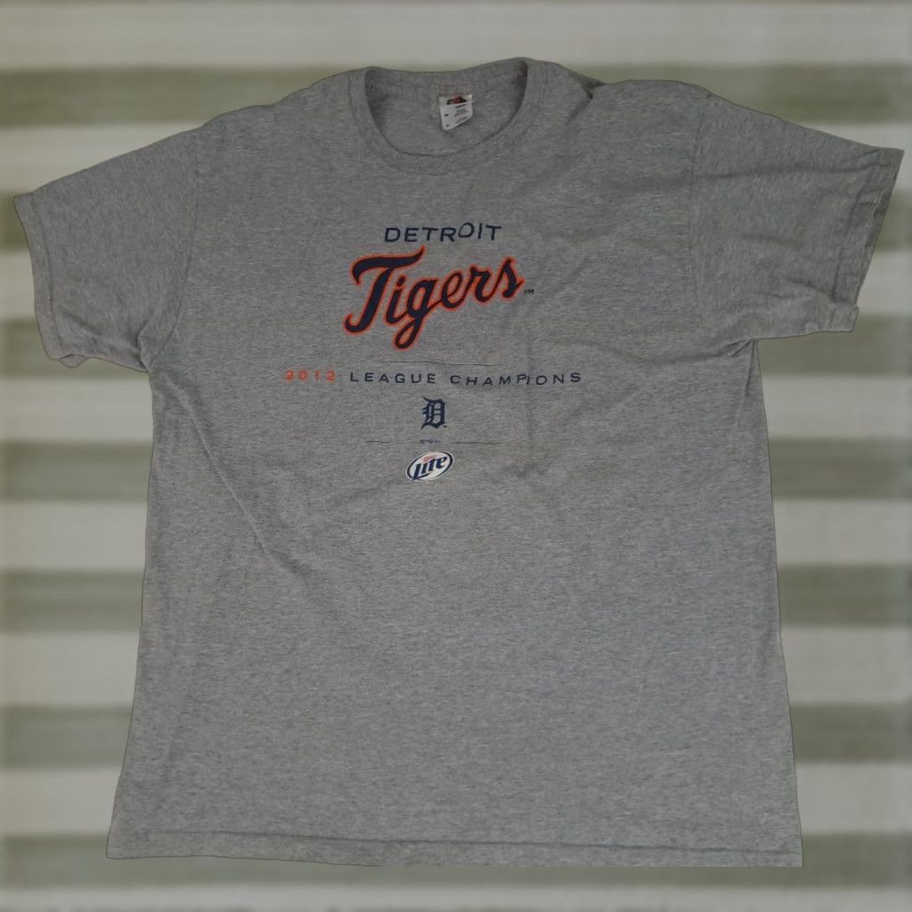 Fruit Of The Loom VINTAGE Detroit Tigers Baseball Miller Lite 2012 Printed T-Shirt MLB X-Large Shirt Unisex Adults Gray Cotton 2010sMLB Baseball Tigers Mens Womens Size US XL / EU 56 / 4 - 1 Thumbnail