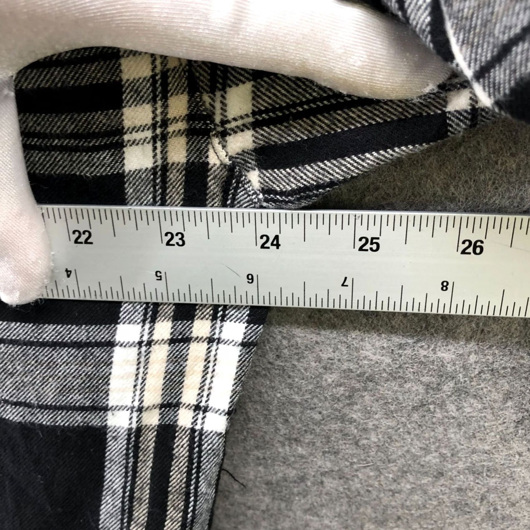 H&M VINTAGE? No. H&M Oversized Flannel Shirt Womens S Black White Buffalo Plaid Overshirt Size S / US 4 / IT 40 - 7 Thumbnail