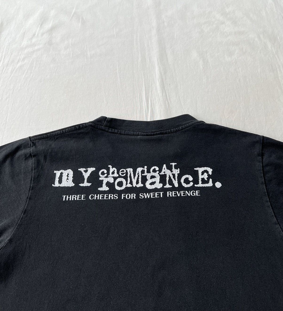 Band Tees Vintage 2000s My Chemical Romance Three Cheers for Sweet Tee Size US S / EU 44-46 / 1 - 12 Thumbnail