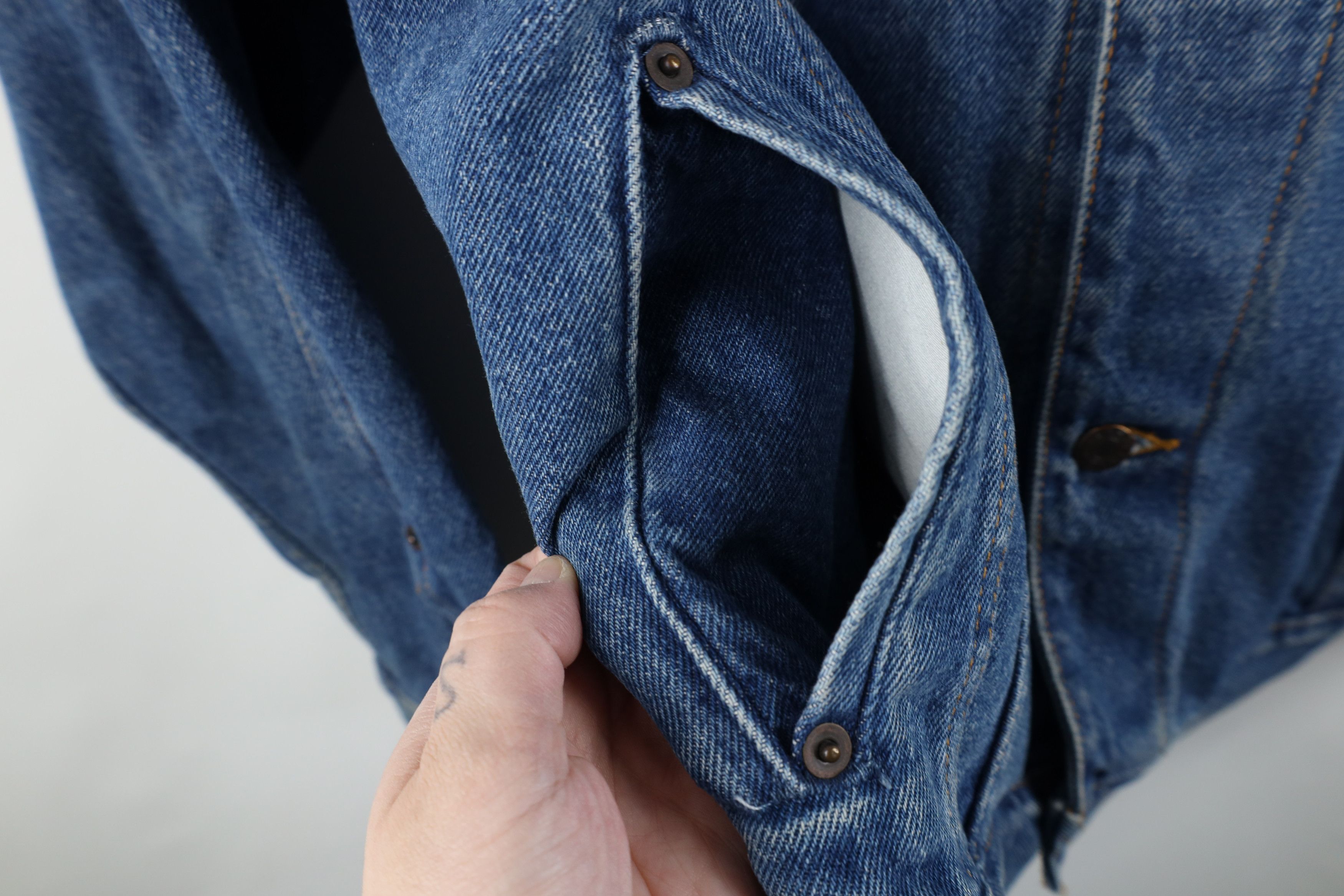 Vintage Vintage 90s Streetwear Leather Collar Denim Trucker Jacket Size US L / EU 52-54 / 3 - 8 Thumbnail