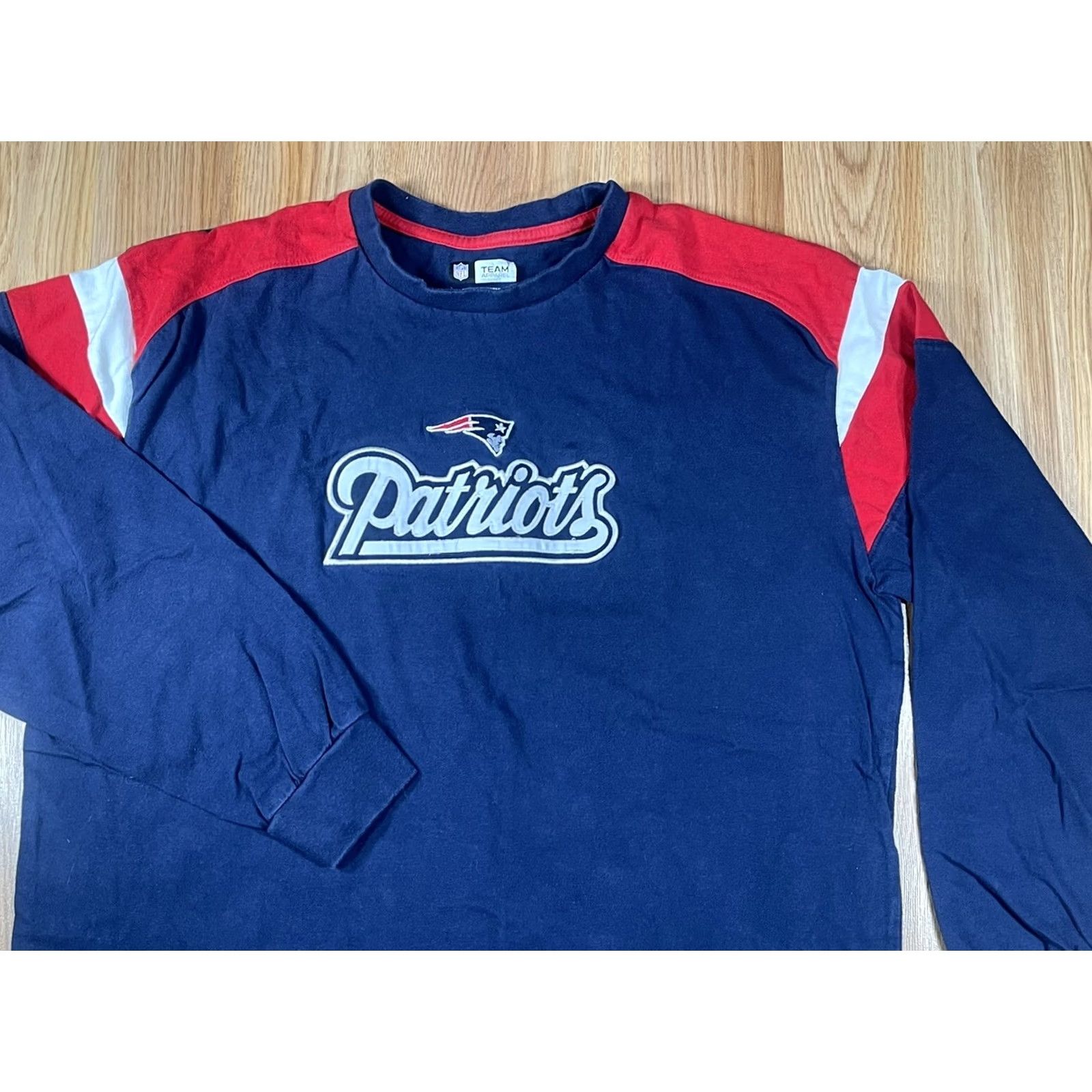 NFL New England Patriots NFL Team Apparel Long Sleeve Crew Neck T Shirt Mens L Blue Size US L / EU 52-54 / 3 - 2 Thumbnail