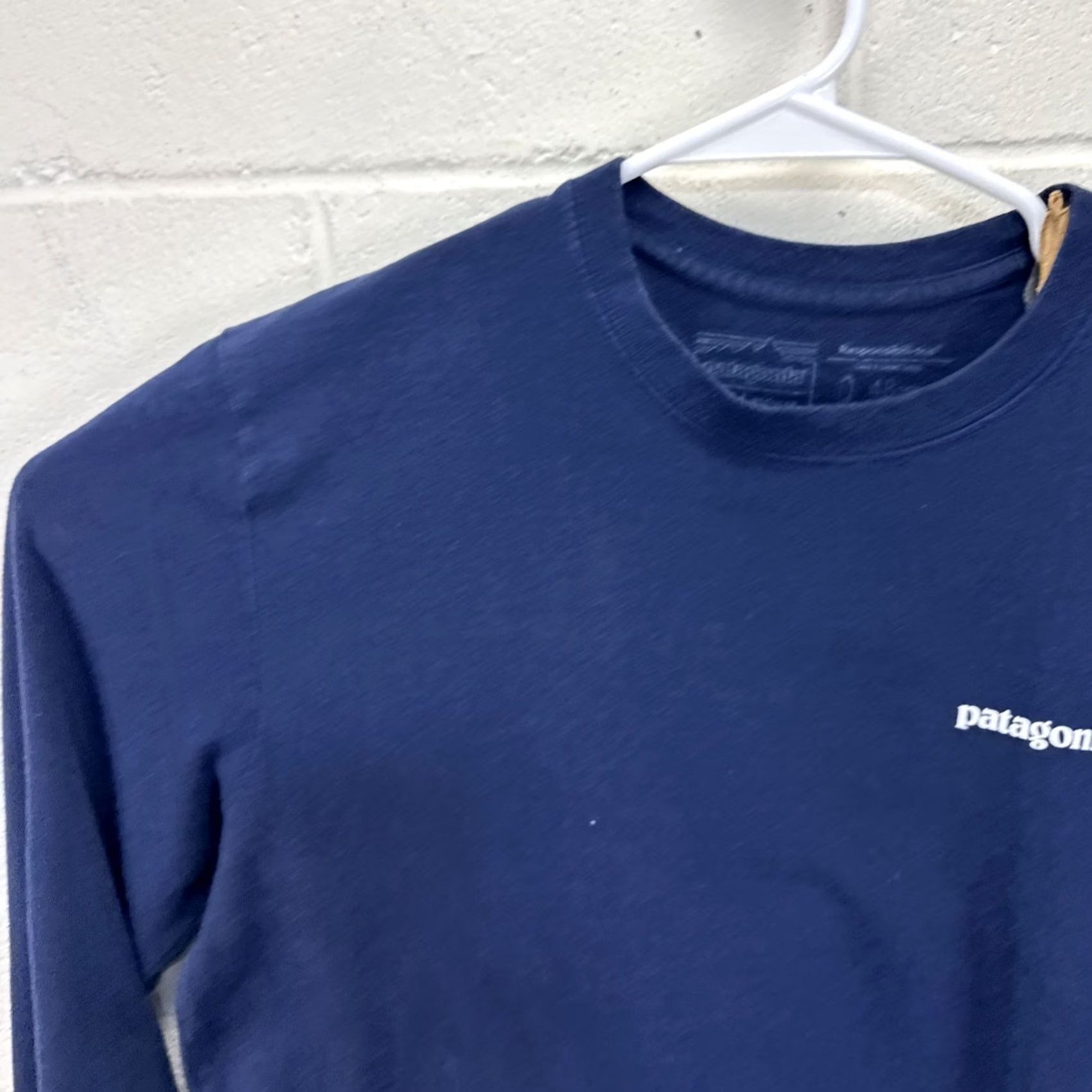 Patagonia Patagonia Shirt Mens M Blue Regular Graphic Print P-6 Logo Responsibili-Tee Size US M / EU 48-50 / 2 - 4 Thumbnail