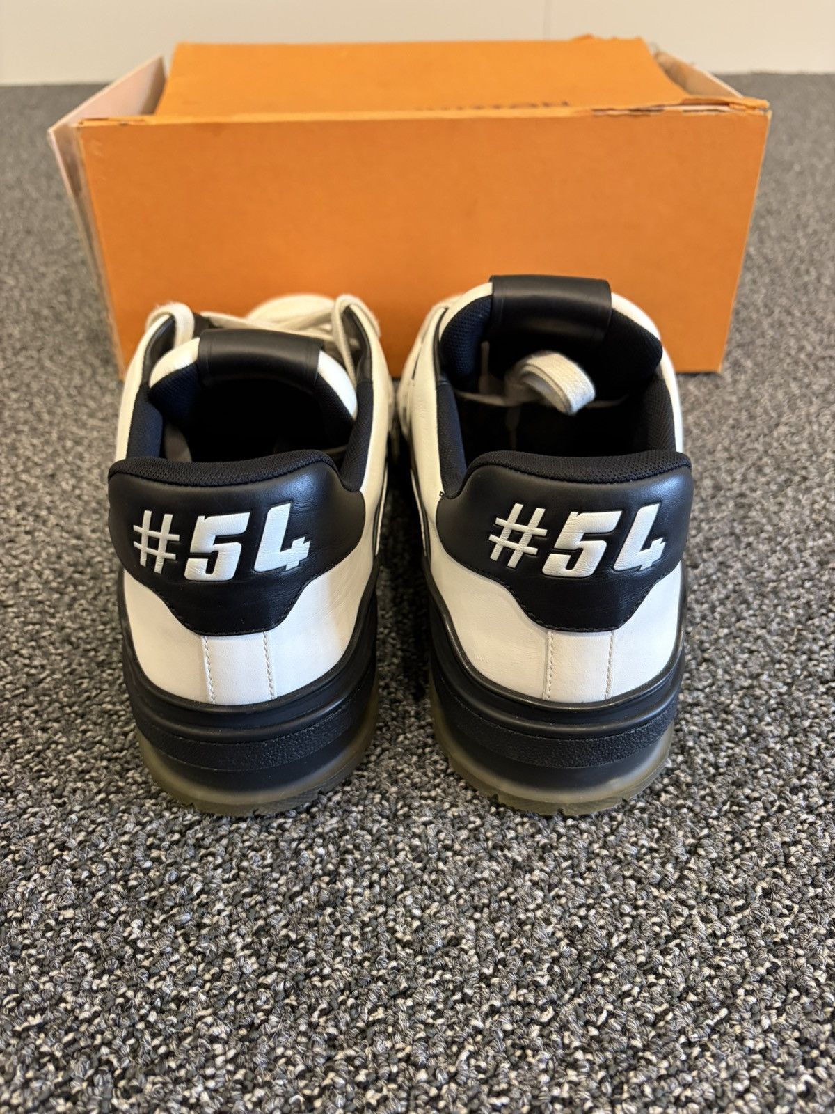Louis Vuitton Louis Vuitton Black & White Trainers Size US 11 / EU 44 - 4 Thumbnail