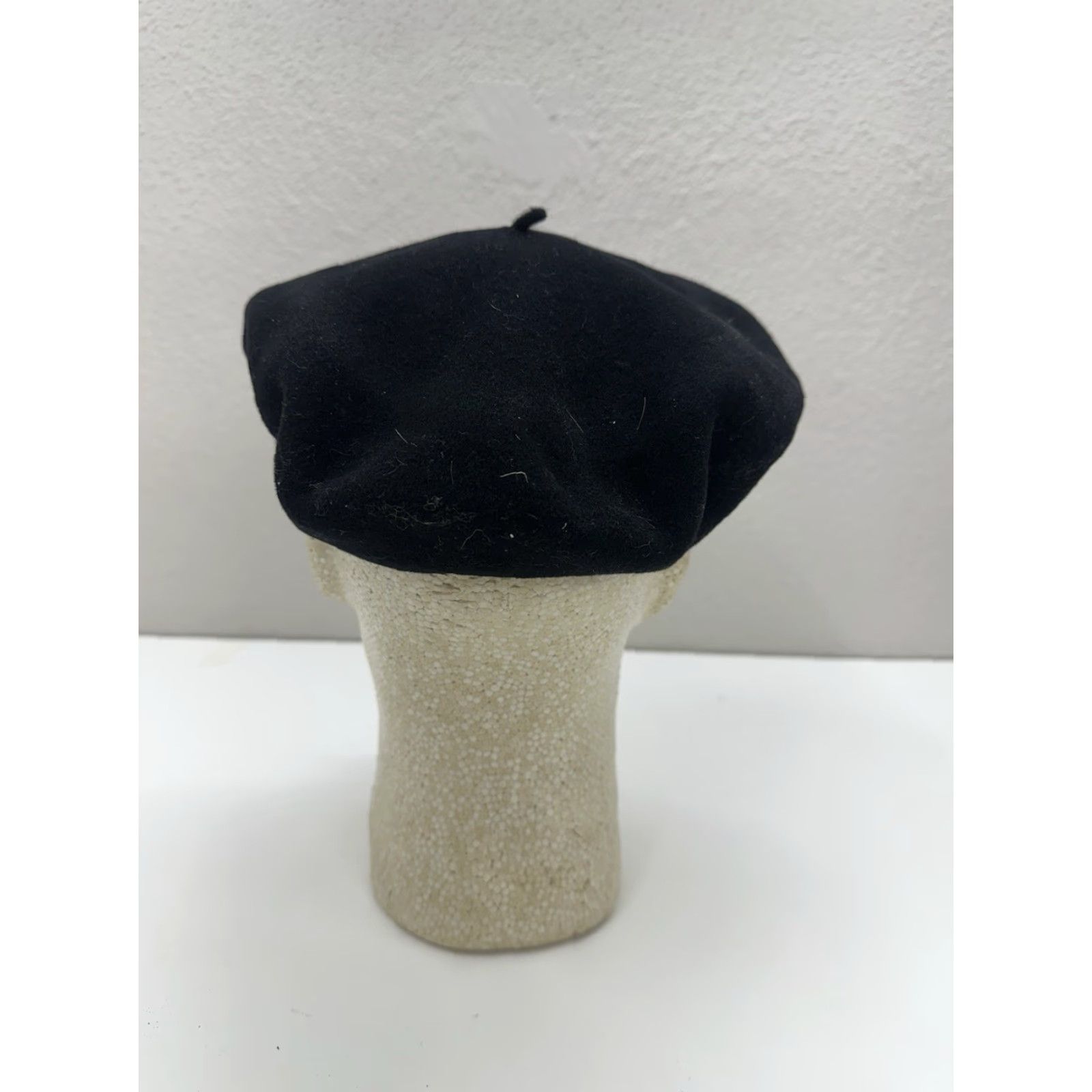 Vintage Mile Beret Hat Black Fontanella, 20 Barcelona Vintage Beret Mens One Size Black Mile Exposicion Tolosa Clothing Style: Beret, Solid Pattern, Vintage Size ONE SIZE - 4 Thumbnail