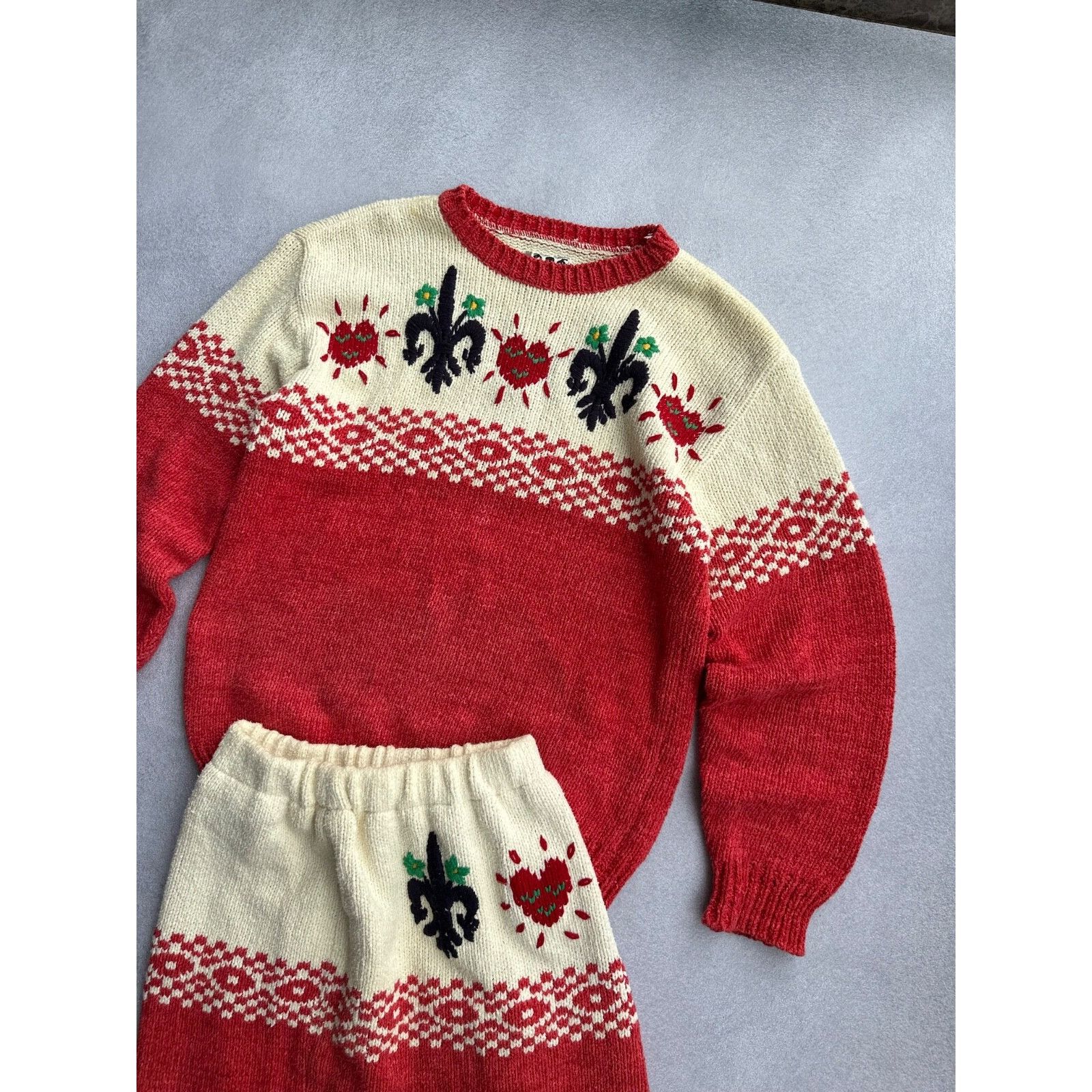 Japanese Brand VTG Japan Tokyo Woman Knitted Hearts Sweater & SkirtSuit Size 26" / US 2 / IT 38 - 4 Thumbnail