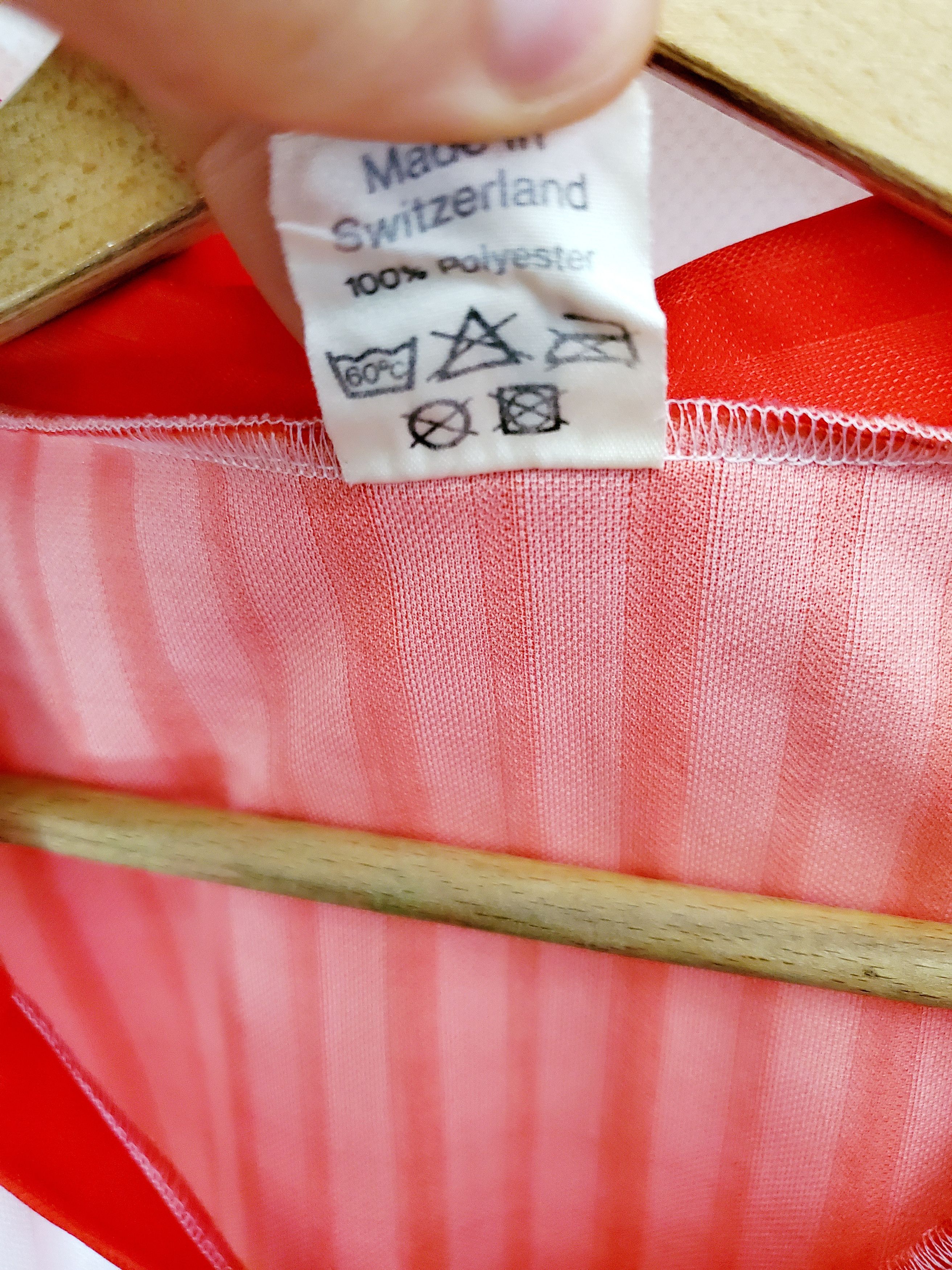 Vintage Vintage SWITZERLAND 1990 1991 HOME jersey ideal condition Size US L / EU 52-54 / 3 - 7 Thumbnail