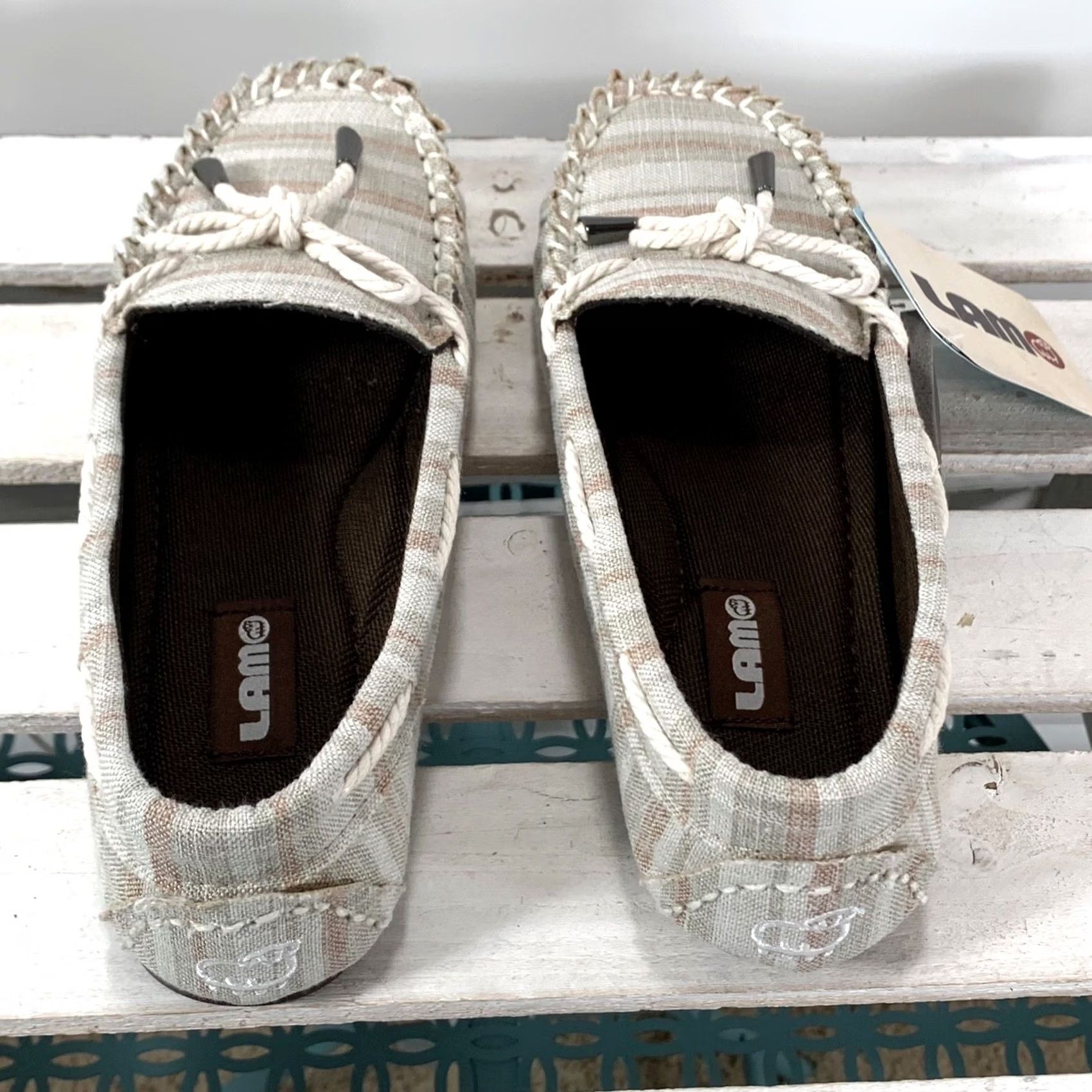 Vintage Lamo Sabrina Moc II Moccasins Beige Stripe Size 6 NEW Womens Shoes Beig e Stripe Moccasin Casual Classic Modern Vintage: No Size ONE SIZE - 4 Thumbnail