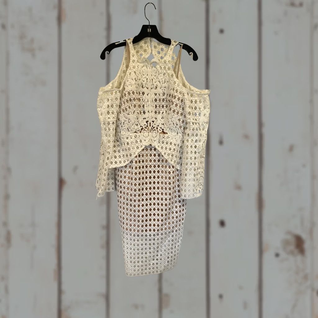 Vintage THURLEY MIDI DRESS Ivory Lined Cold Shoulder Staccato 14 Women Pencil Dress Open Back Tan Lining Sized 14 Size XL / US 12-14 / IT 48-50 - 1 Thumbnail
