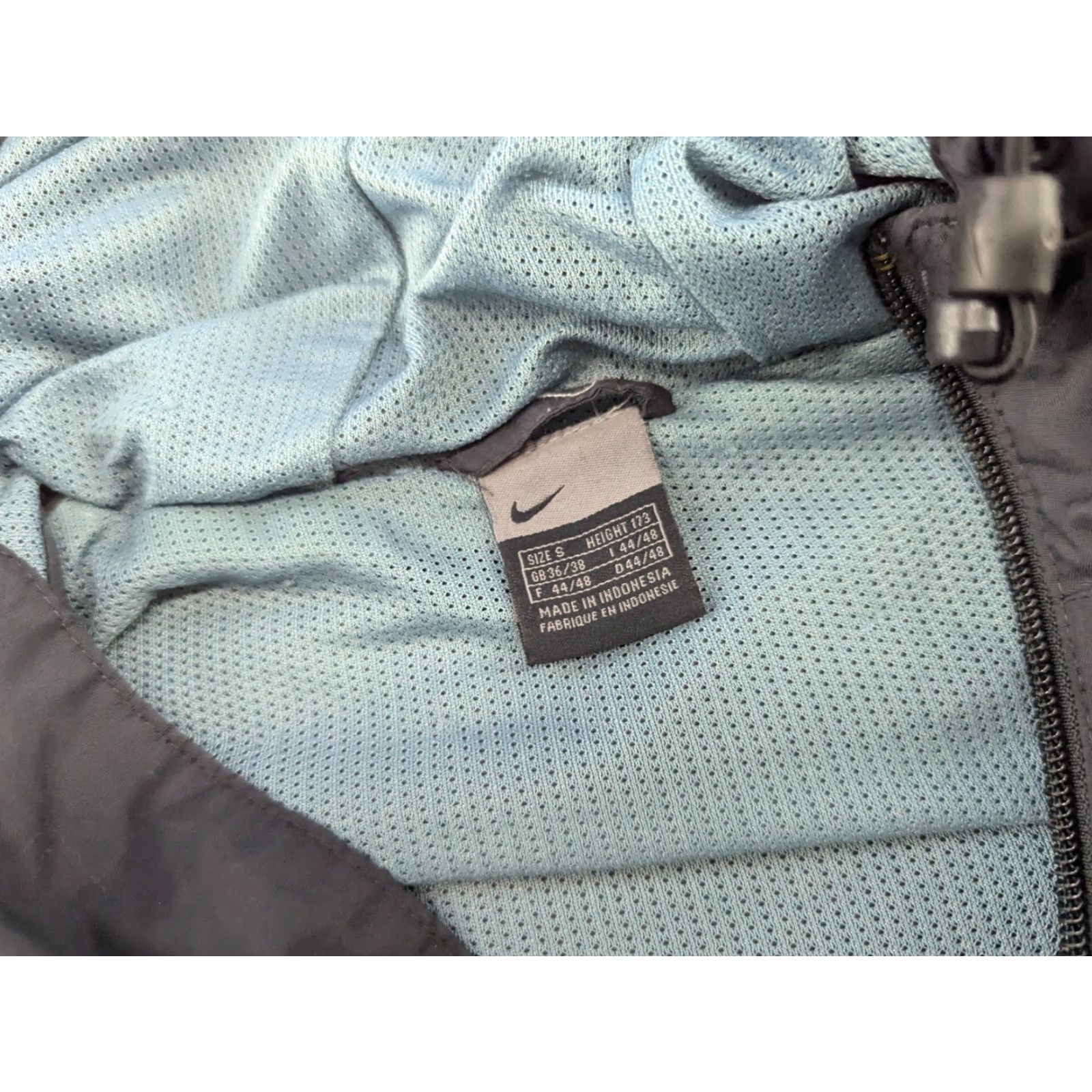 Nike Nike Central Logo Anorak Jacket Mens Small Gray Windbreaker 1/4 Zip Vintage Size US S / EU 44-46 / 1 - 7 Thumbnail