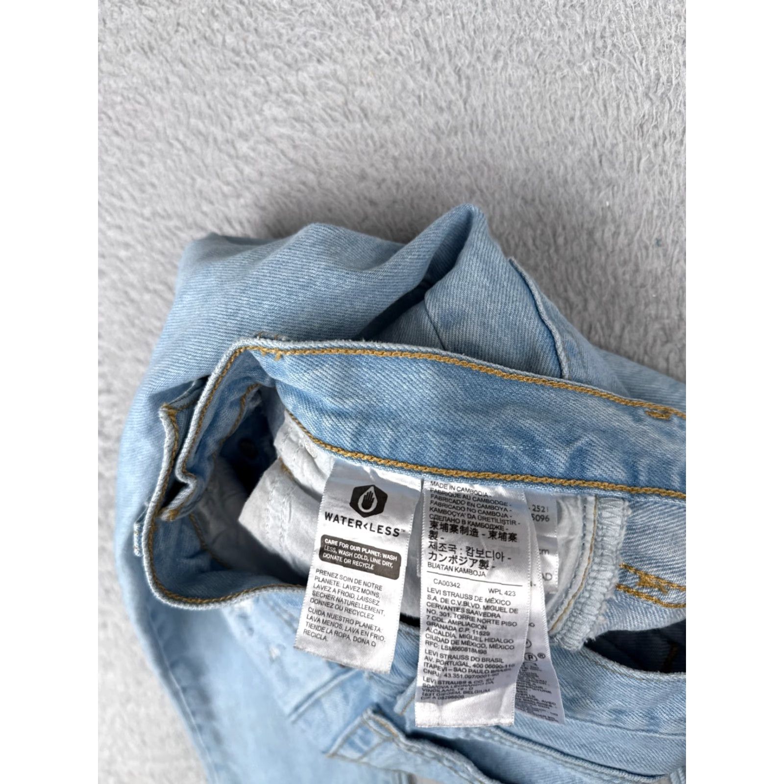 Levi's VINTAGE Levis Premium Jeans Womens 23 Blue Denim Big E Wedgie Straight Distressed 23x25 Size 40" / US 18 - 7 Thumbnail