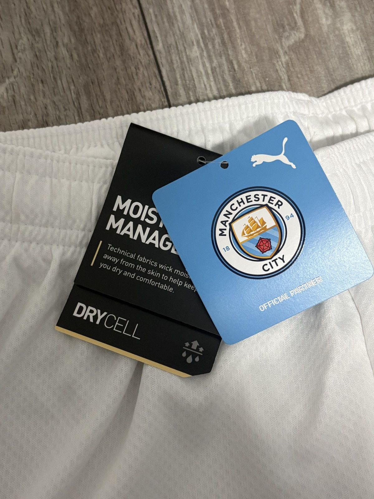 Puma Puma Manchester City Shorts BNWT White 15–16Y (176cm) Size US 28 / EU 44 - 4 Thumbnail