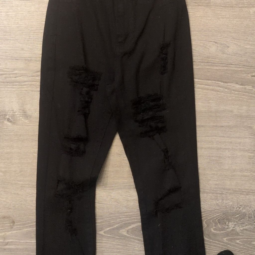 Fashion Nova Fashion nova black distressed blanched jeans size 1 (25) Size 25" / US 0 / IT 36 - 2 Thumbnail