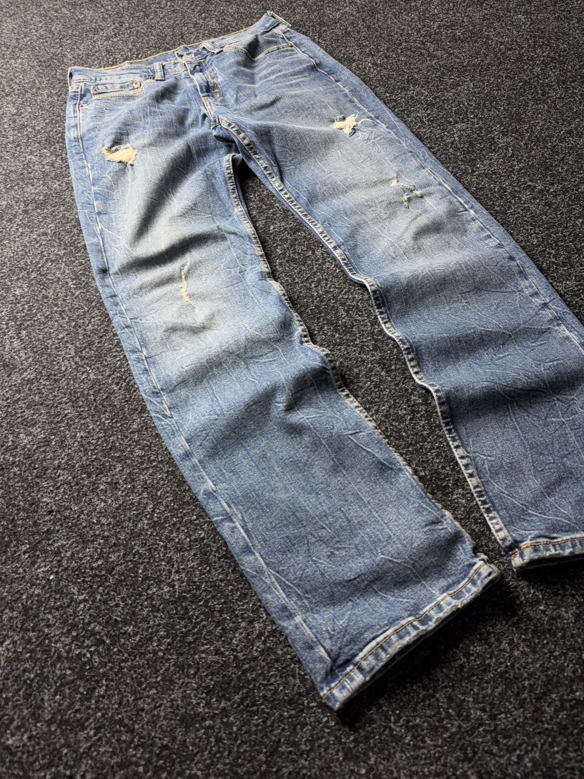 Levi's Retro Levi’s 501 Original Fit Distressed Light Wash Jeans Size US 31 - 2 Thumbnail