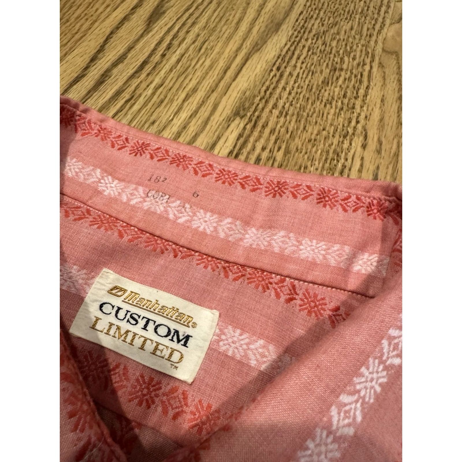 Vintage VINTAGE Manhattan Button-Up Shirt Men’s 2XL Pink Striped Cotton Collared Long Sleeve 70s 80s Retro Disco Pockets Size US XXL / EU 58 / 5 - 2 Thumbnail
