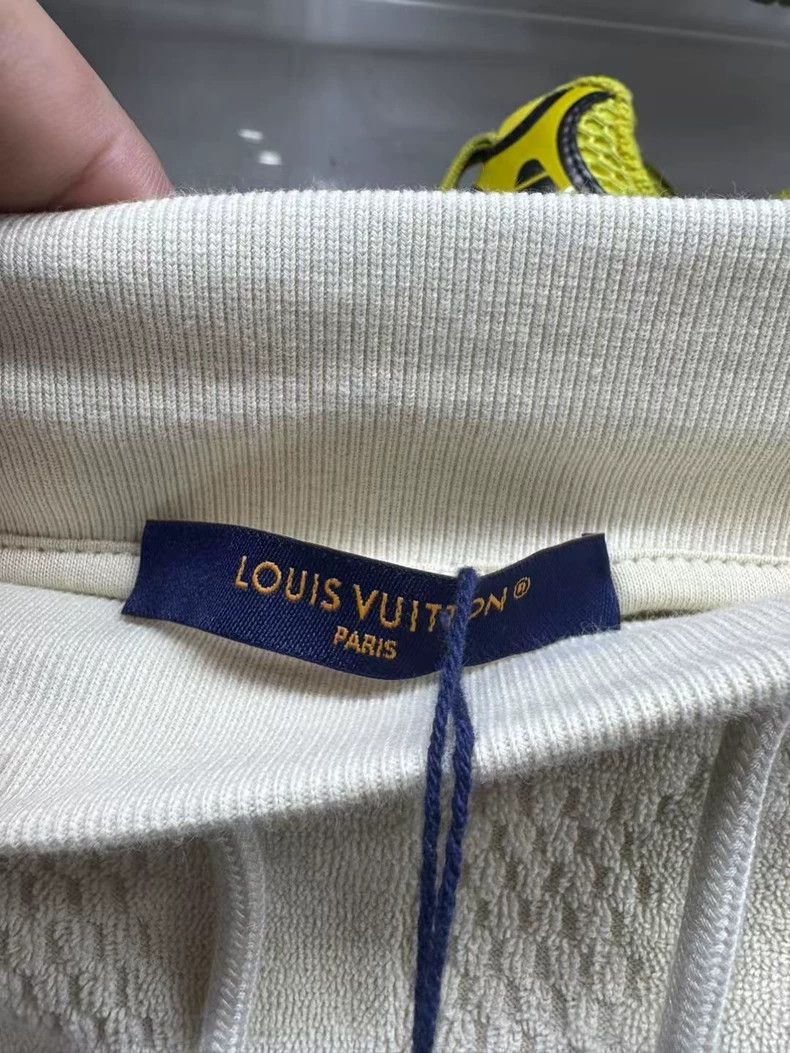 Louis Vuitton Louis Vuitton size L Fw25 Checkerboard Towel Shorts Size US 30 / EU 46 - 4 Thumbnail