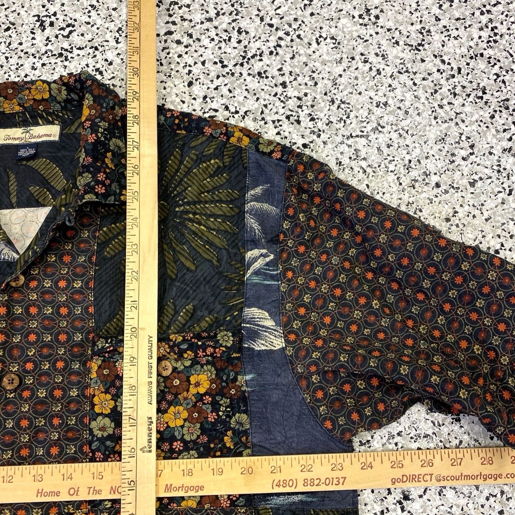 Tommy Bahama Tommy Bahama Shirt Mens L Blue Silk Floral Hibiscus Pattern Hawaiian Camp Rum Size US L / EU 52-54 / 3 - 3 Thumbnail