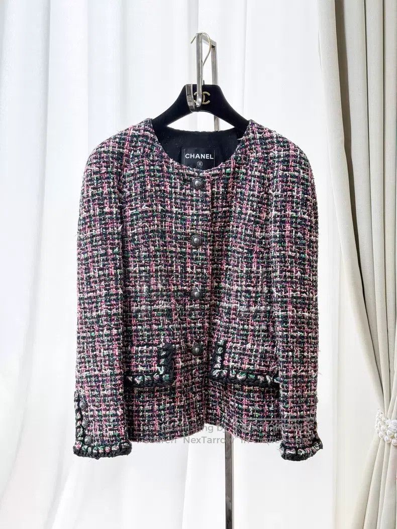 Chanel Chanel Pink and green tweed jacket Size XS / US 0-2 / IT 36-38 - 1 Thumbnail