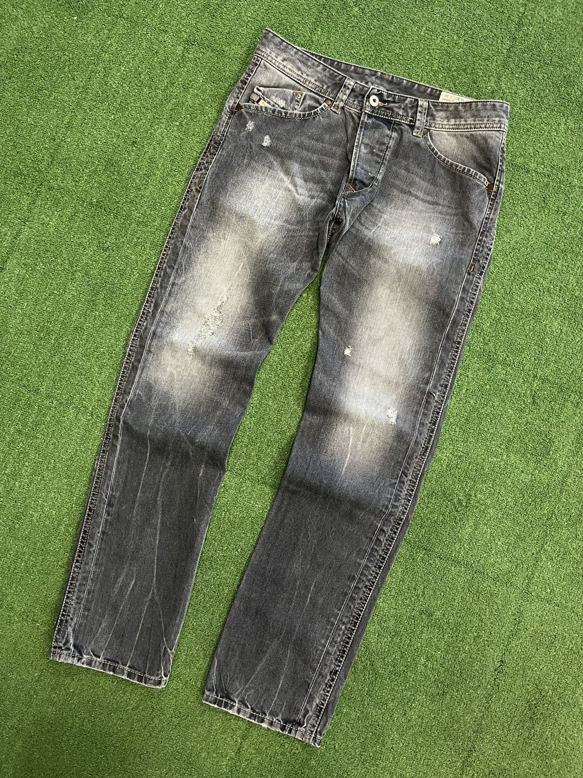 Diesel × Jean × Vintage Vintage Y2K Diesel Distressed Lighting Washed denim pants Size US 30 / EU 46 - 3 Thumbnail