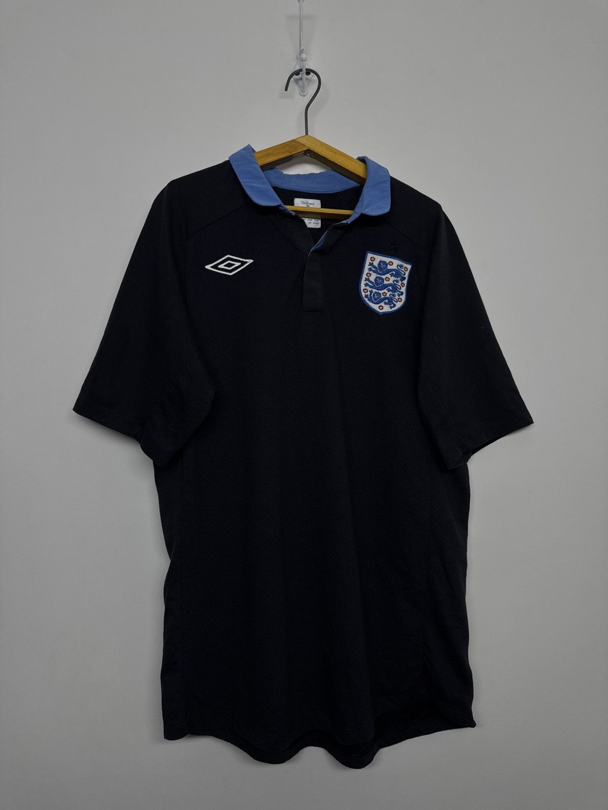 Vintage Y2k Umbro ENGLAND 2011-2012 Away Shirt Soccer Jersey