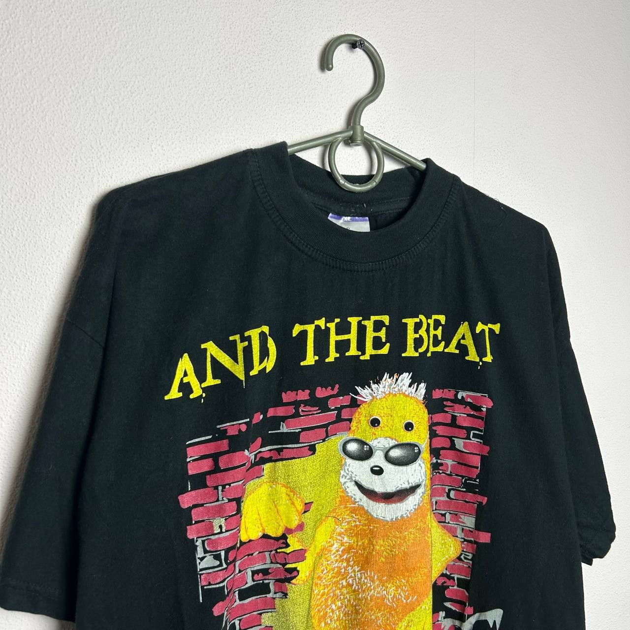 Band Tees Vintage Whispers And The Beat Goes On 90s band tee Size US XL / EU 56 / 4 - 2 Thumbnail