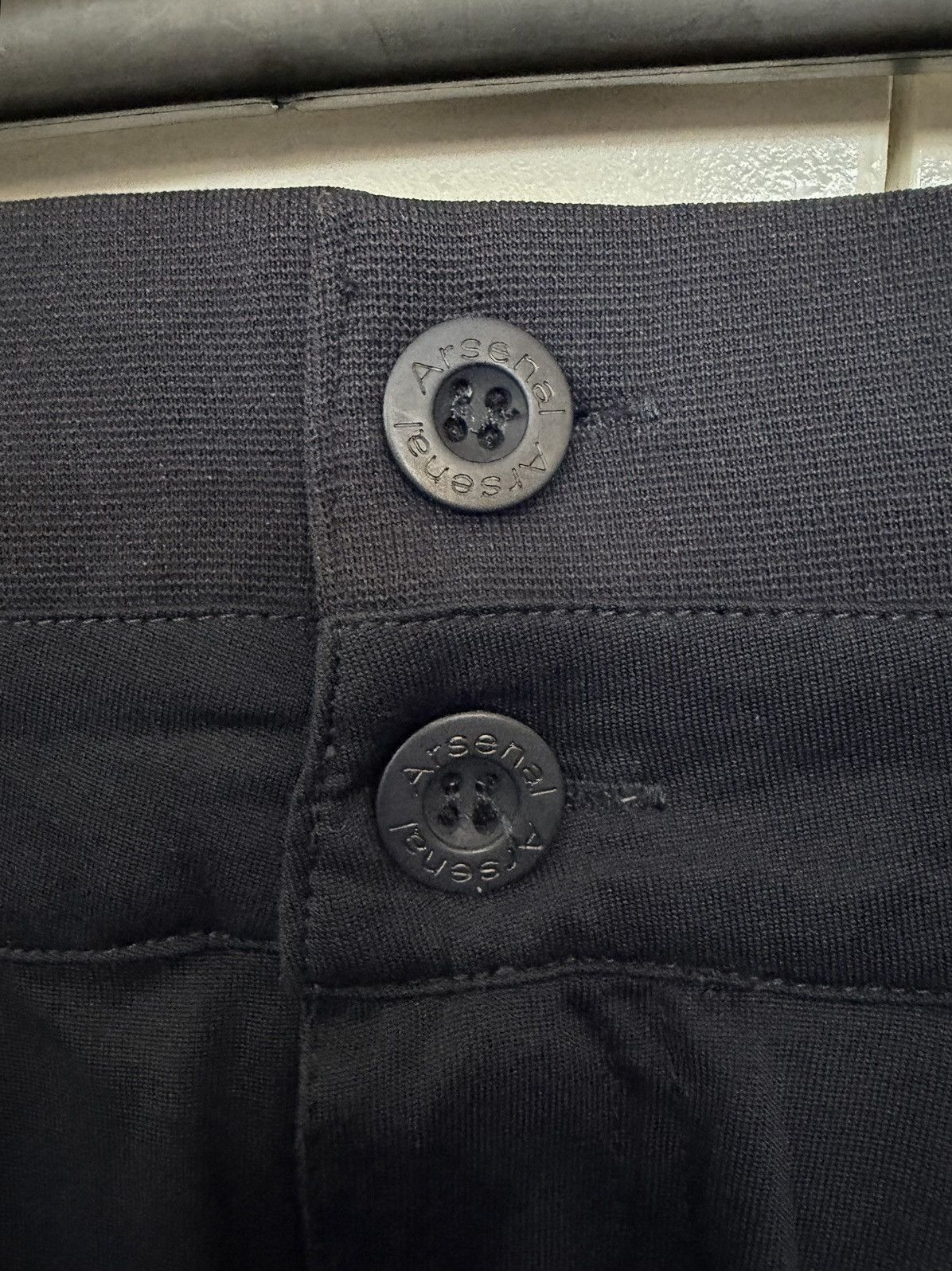 Other ARSENAL FC FOOTBALL AFC NAVY BLACK CAPRIS CAPRI PANTS SOCCER Size US 31 - 3 Thumbnail