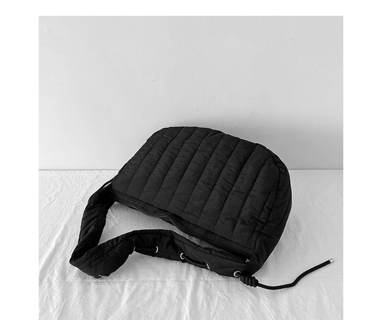 Other Stylish Black Quilted Sling Bag Size ONE SIZE - 9 Thumbnail