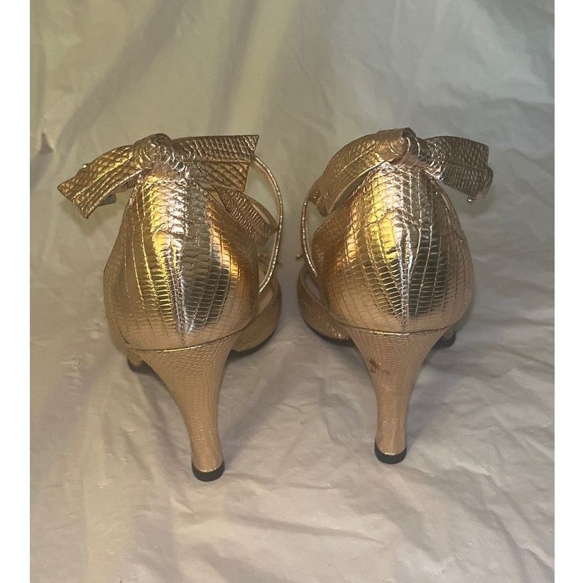 Sergio Rossi Sergio Rossi Rose Gold Pumps Womens Size 35 US: 5 Round Toe Size US 5 / IT 35 - 5 Thumbnail