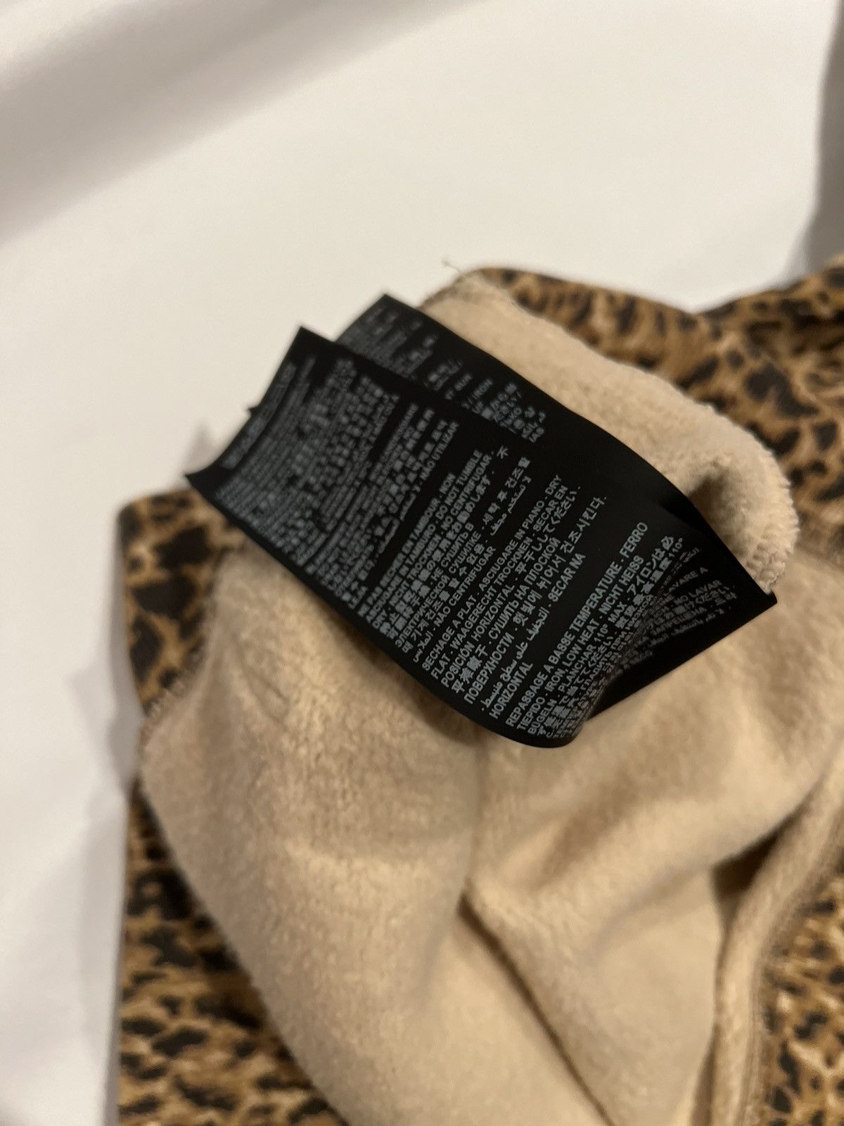 Saint Laurent Paris Saint Laurent men’s leopard print hoodie. S. $1090 Size US S / EU 44-46 / 1 - 12 Thumbnail