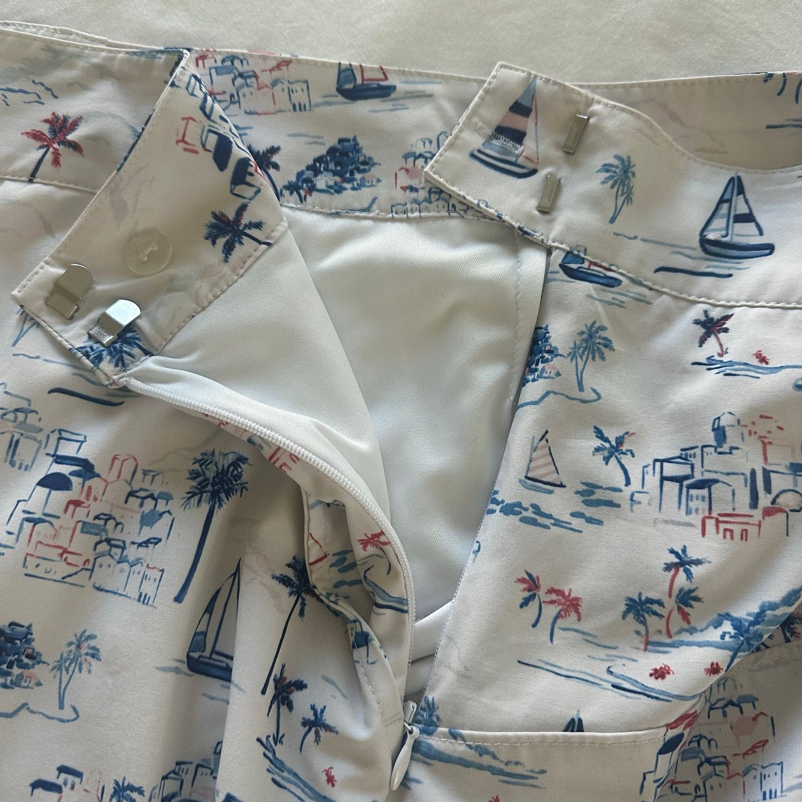 Izod Izod Women's Golf Skort White Blue Pink Sailboat Size 10 Size 32" / US 10 / IT 46 - 5 Thumbnail