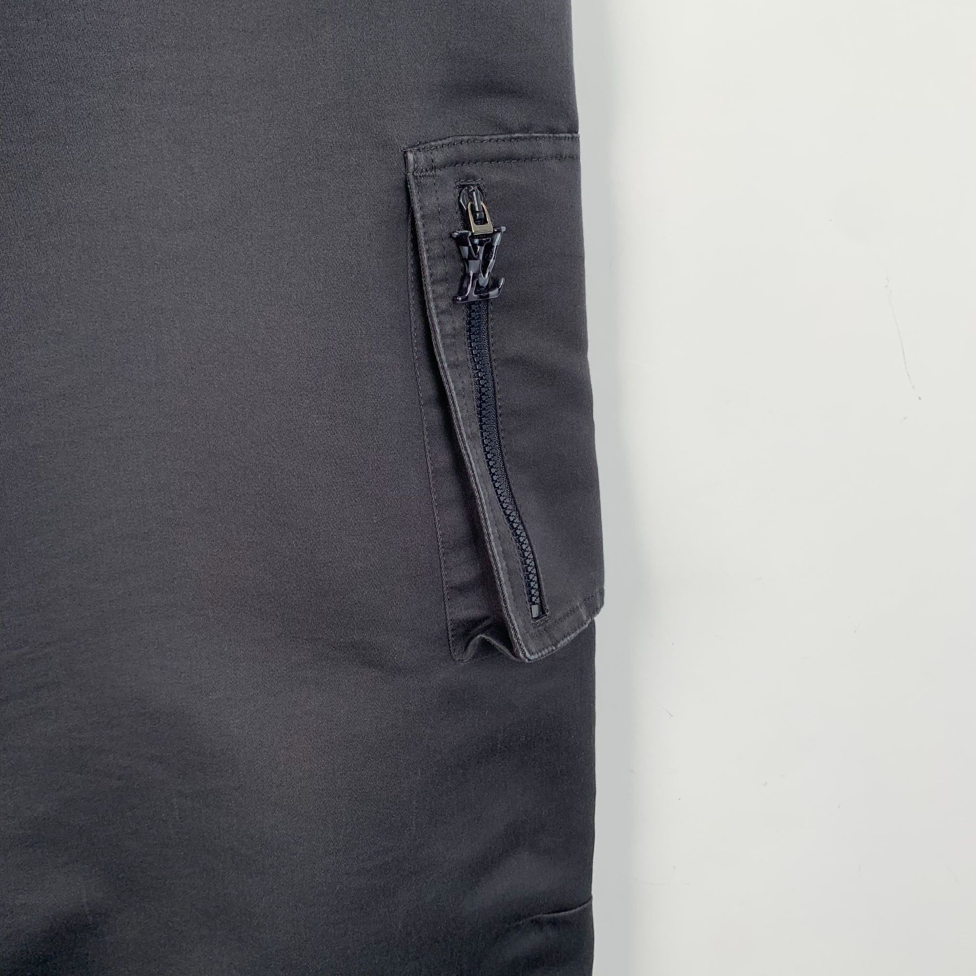Louis Vuitton Louis Vuitton Black Cargo Pants With Zipper Pockets Mens Size 40" / US 18 - 4 Thumbnail