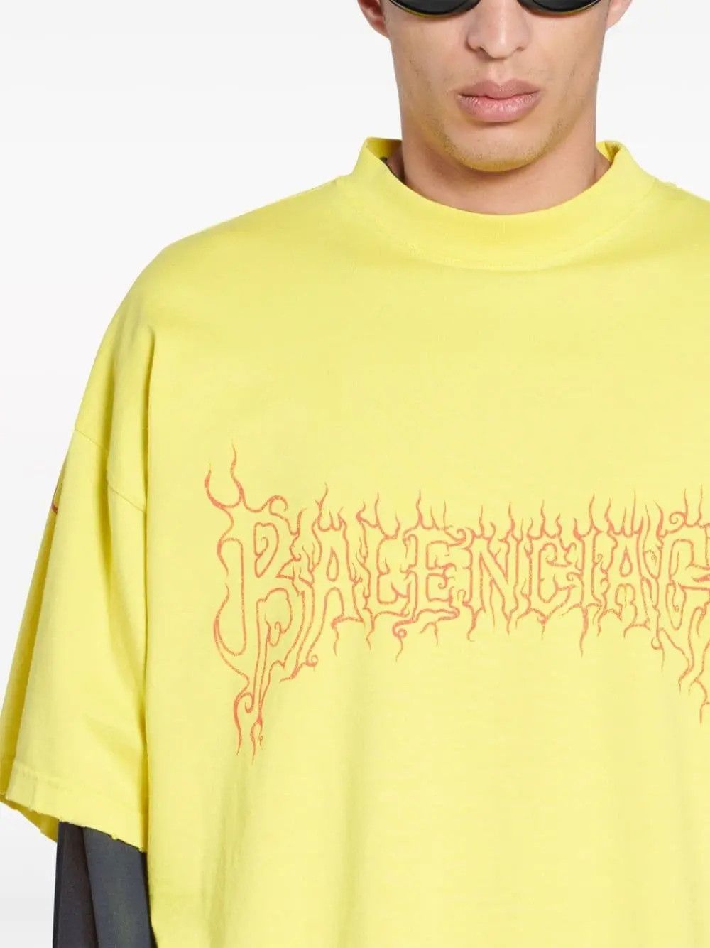Balenciaga o1w1db10925 Darkwave T- Shirt Oversized in Yellow Size US XL / EU 56 / 4 - 5 Thumbnail