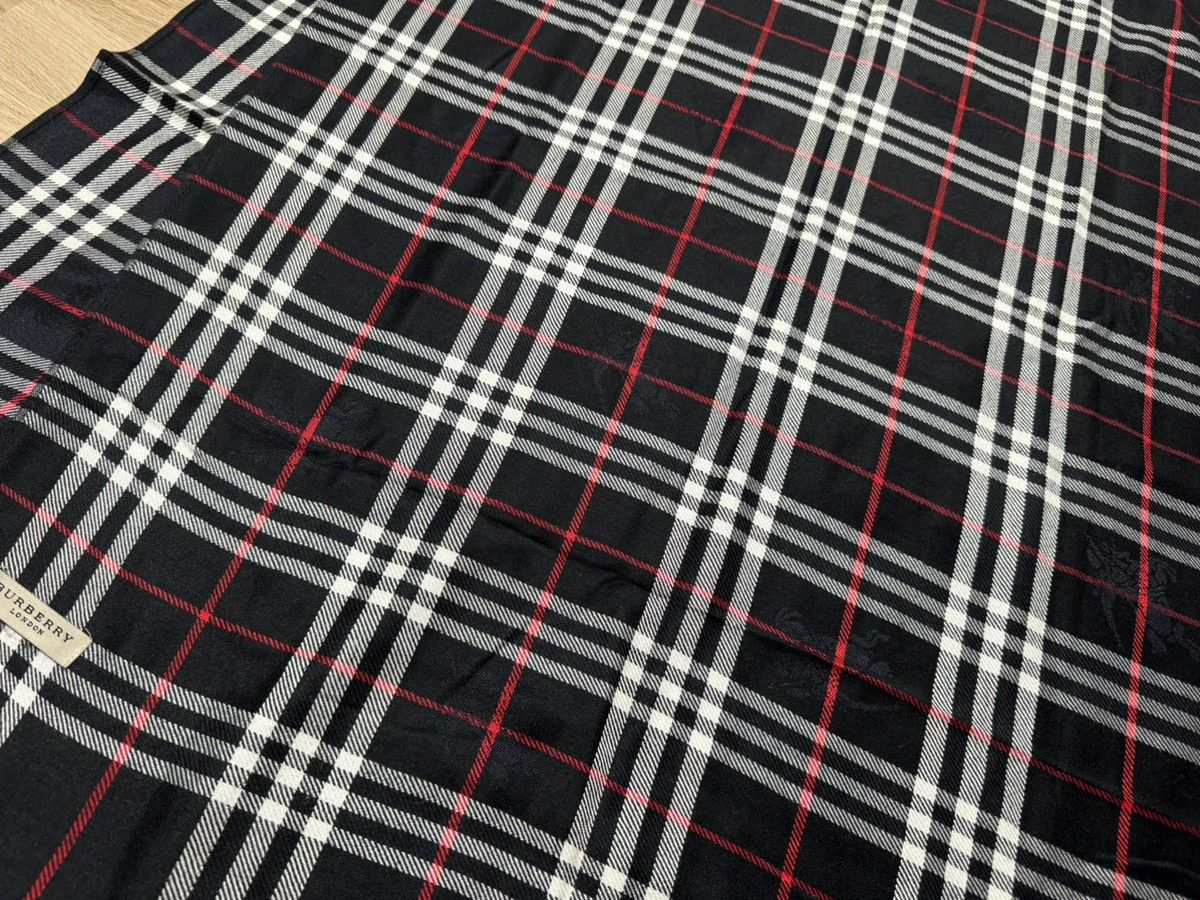 Burberry Burberry light scarf shawl Size ONE SIZE - 8 Thumbnail