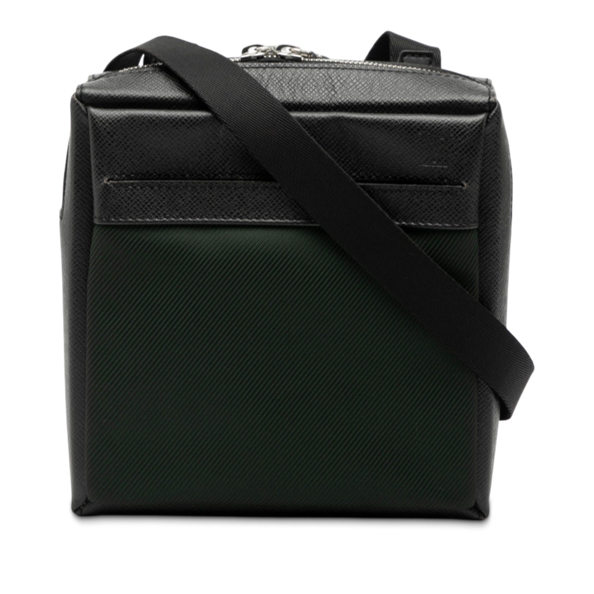 Louis Vuitton Taiga Sayan Size ONE SIZE - 1 Thumbnail