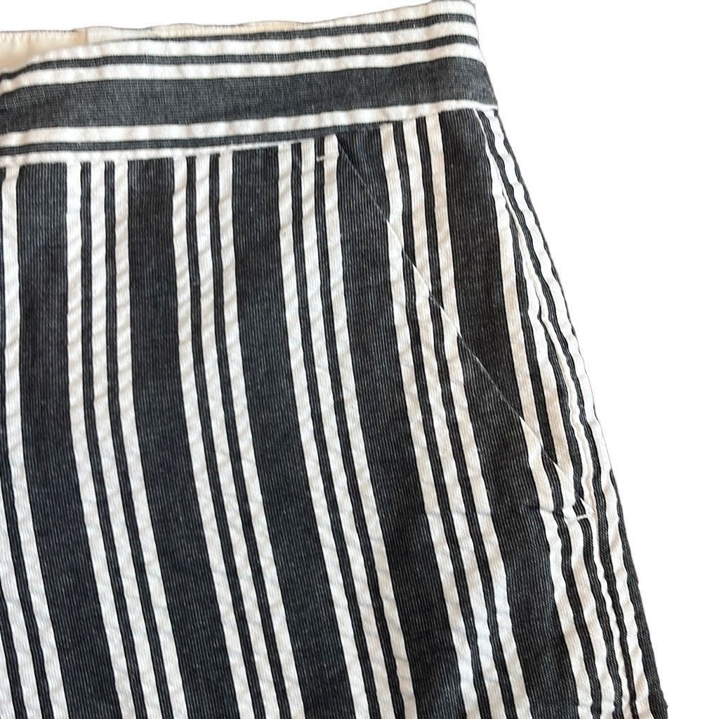 Club Monaco Club Monaco Medium Gray White Stripe Seersucker Scallop Hem Size 30" / US 8 / IT 44 - 3 Thumbnail