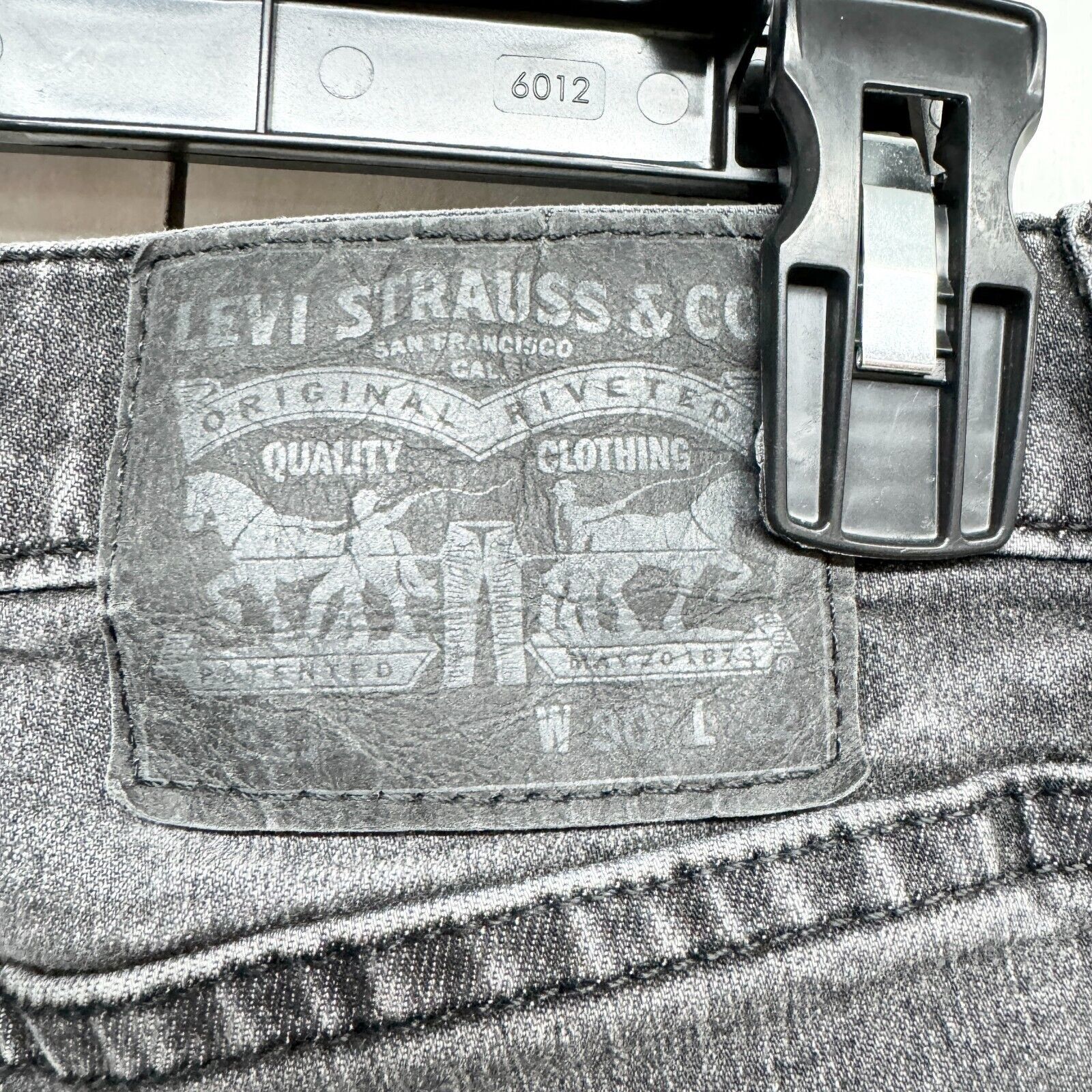 Levi's Levi's Jeans Size 32X30 Denim Acid Washed Solid Slim Fit Size US 32 / EU 48 - 2 Thumbnail