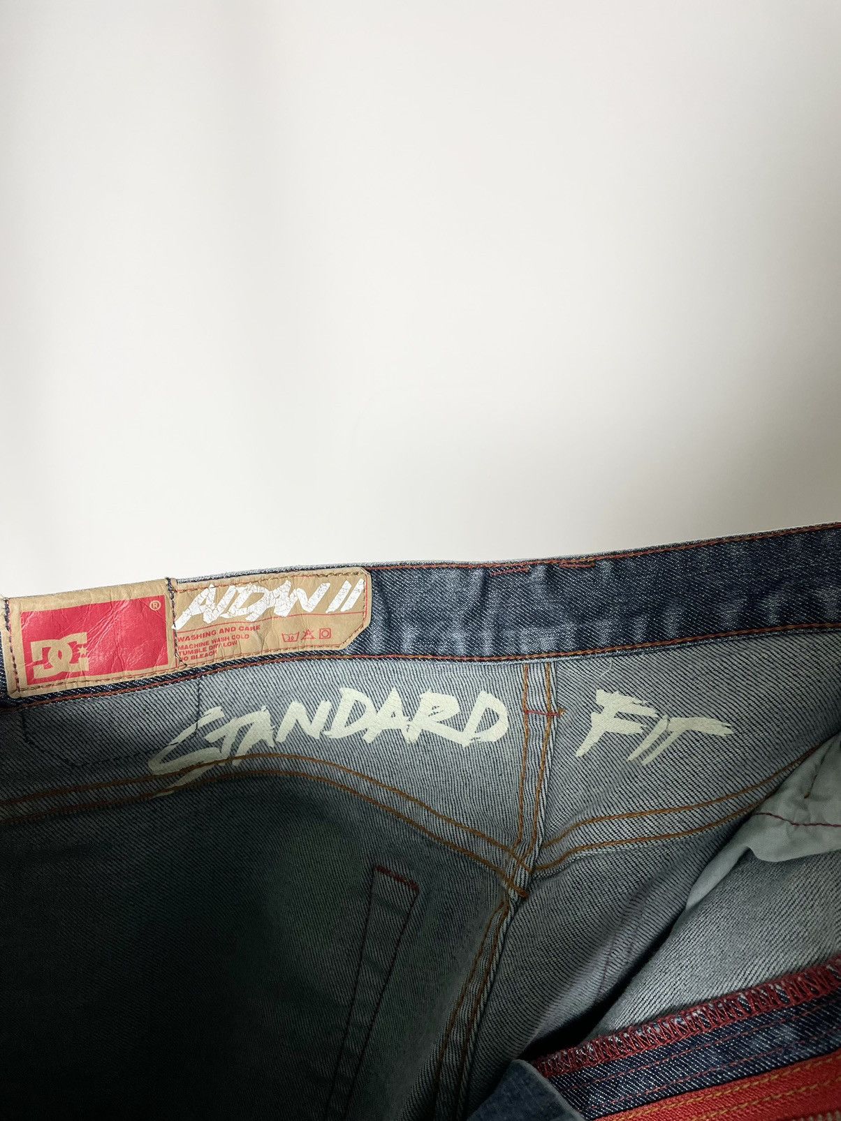 DC Vintage DC Aidan 2 Printed Pocket Supreme Skater Denim Jeans Size US 35 - 11 Thumbnail