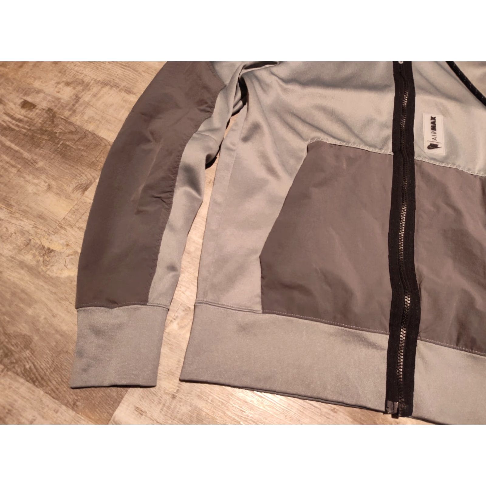 Nike NIKE NSW Air Max Grid Full Zip Hoodie Jacket Coat Woven Grey S EUC Men Grey Zip Windproof Full Zip AirMax Jacket Size US S / EU 44-46 / 1 - 4 Thumbnail