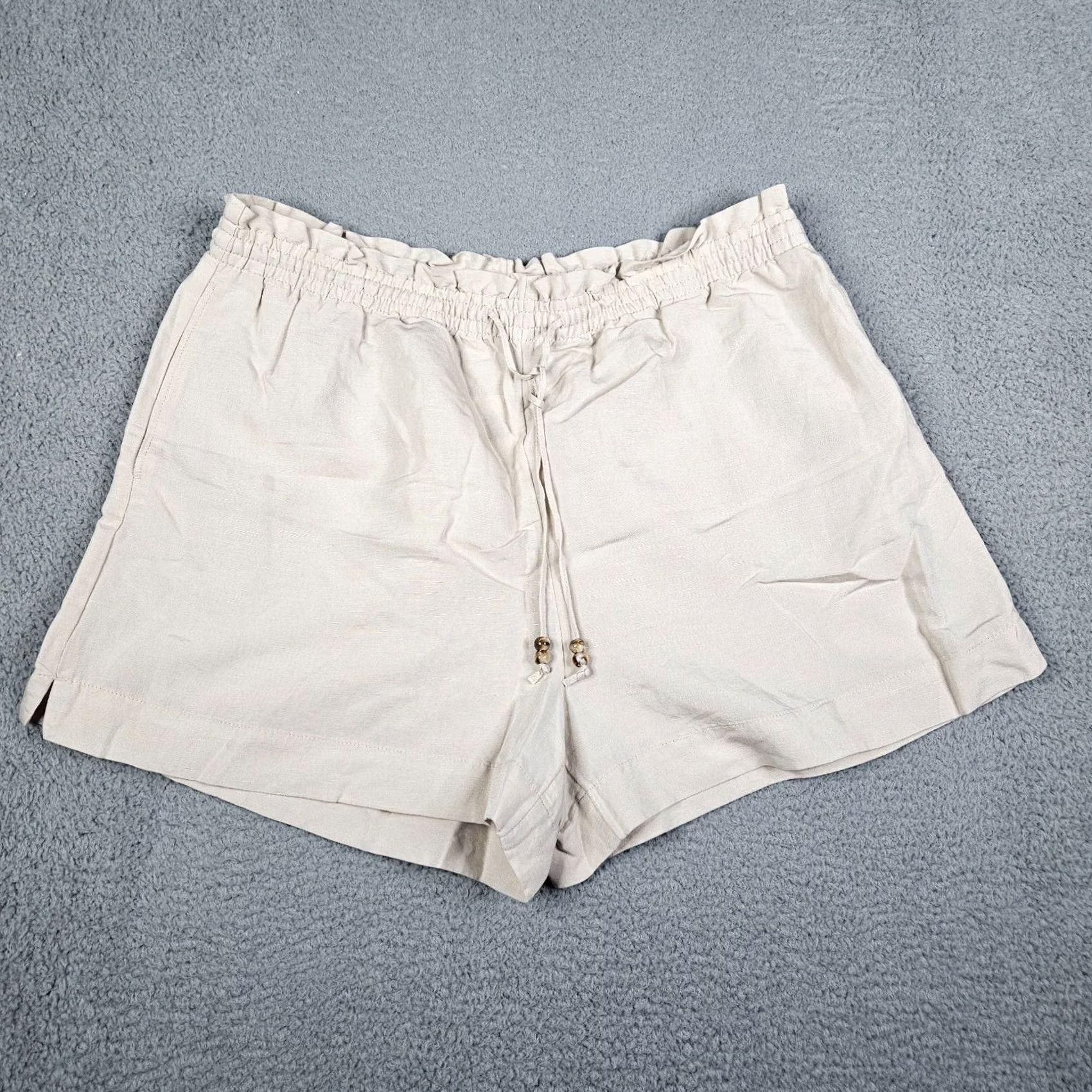 H&M H&M Women’s Linen Beige Shorts XL NEW Linen Viscose Solid Dusty Front Flat Front Casual Summer Regular Waist 38 Womens XS-XL? Size 40" / US 18 - 2 Thumbnail