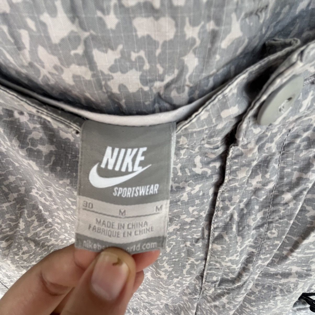 Other Vintage Nike Grey Patterned Shorts Size M W19 L12.5 Size US 26 / EU 42 - 9 Thumbnail