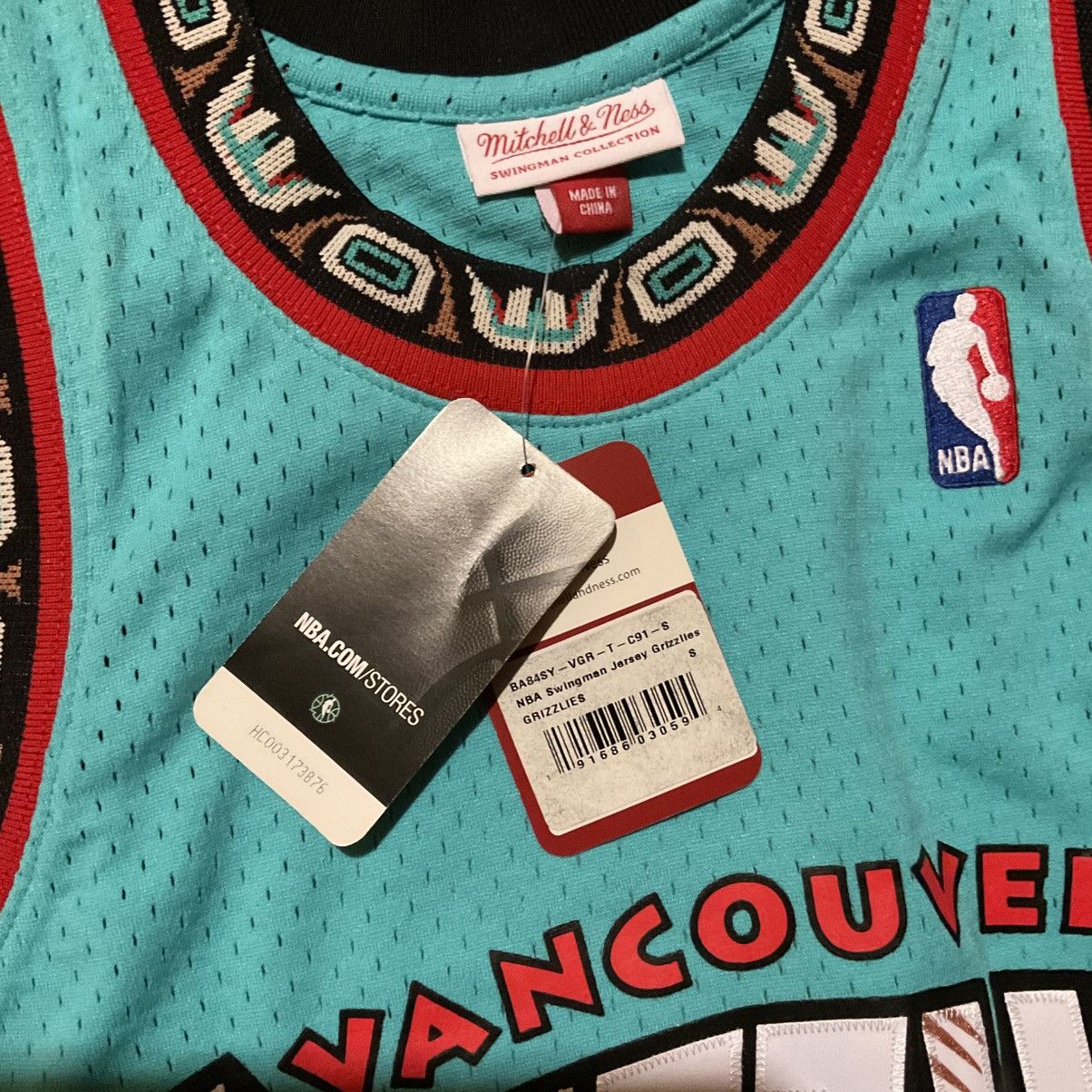 Mitchell & Ness Vancouver Grizzlies Mike Bibby Jersey | Size: S Size US S / EU 44-46 / 1 - 4 Thumbnail