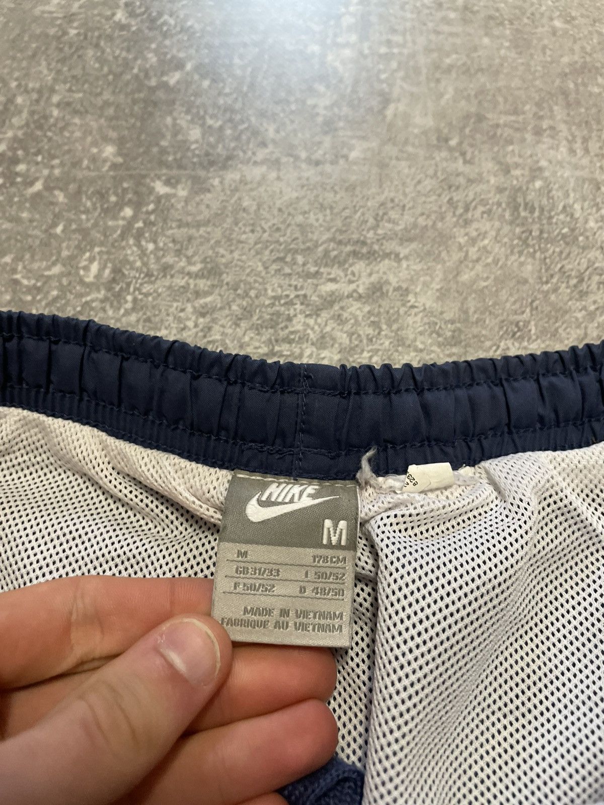 Nike Vintage Nike Nylon Shorts Swoosh Logo Y2K Size M Size US 32 / EU 48 - 8 Thumbnail