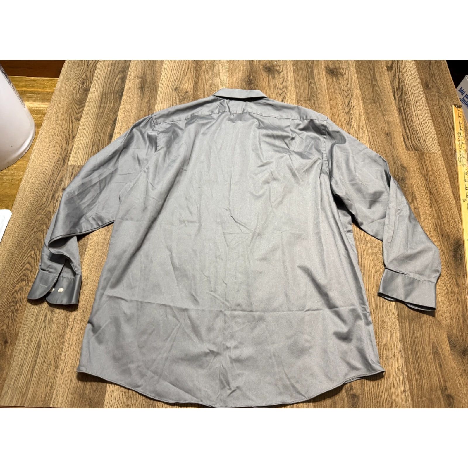 Van Heusen Van Heusen Shirt 17 32/33 Gray Button Up Regular Fit Lux Sateen Cotton Classic Mens Size US L / EU 52-54 / 3 - 2 Thumbnail