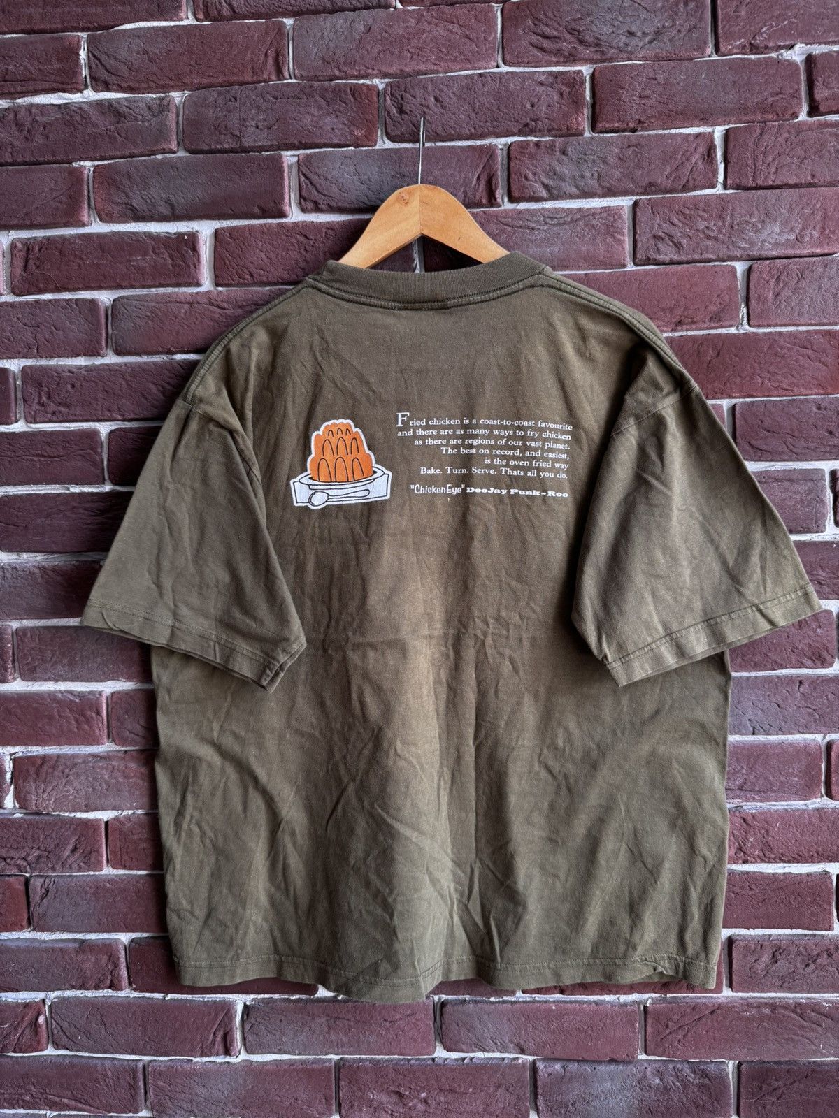 Rap Tees 90s DeeJay Punk-Roc Chicken hip hop rap beat box band tshirt Size US M / EU 48-50 / 2 - 3 Thumbnail