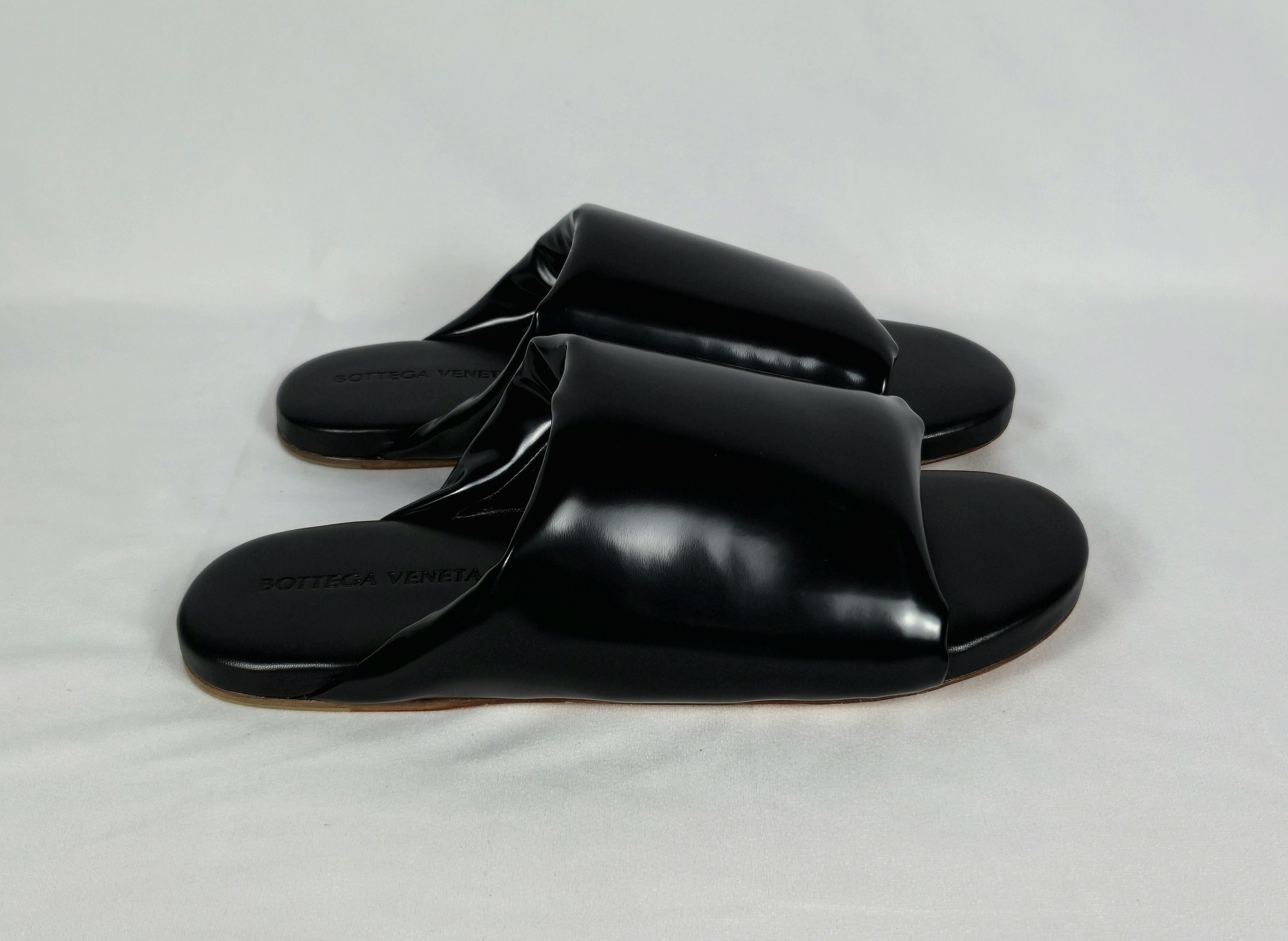 Bottega Veneta Bottega Veneta Men's Black Leather Slides Sandals U.S. 10 Size US 10 / EU 43 - 5 Thumbnail