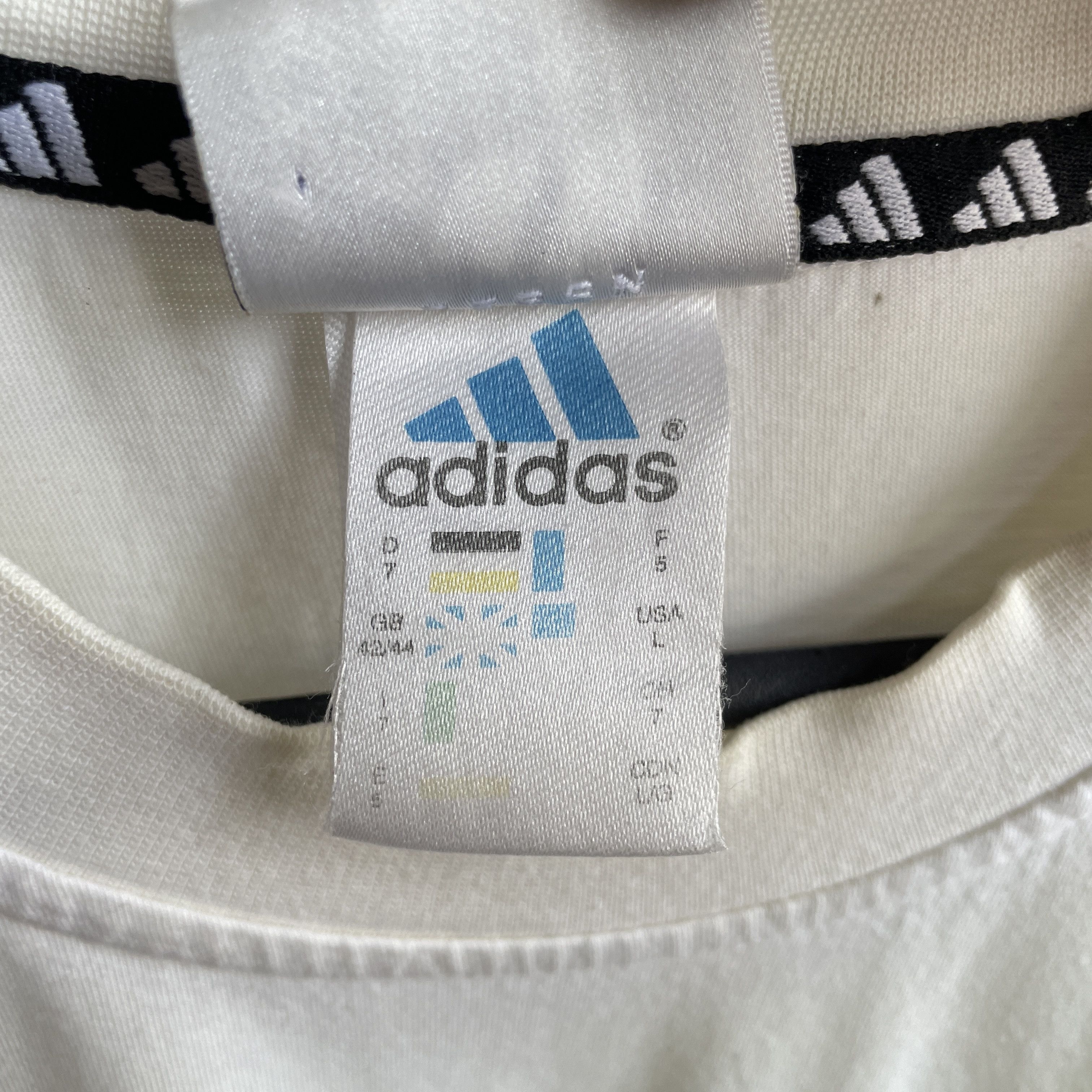 Adidas Adidas Vintage 90's Logo T-Shirt Size L Size US L / EU 52-54 / 3 - 5 Thumbnail
