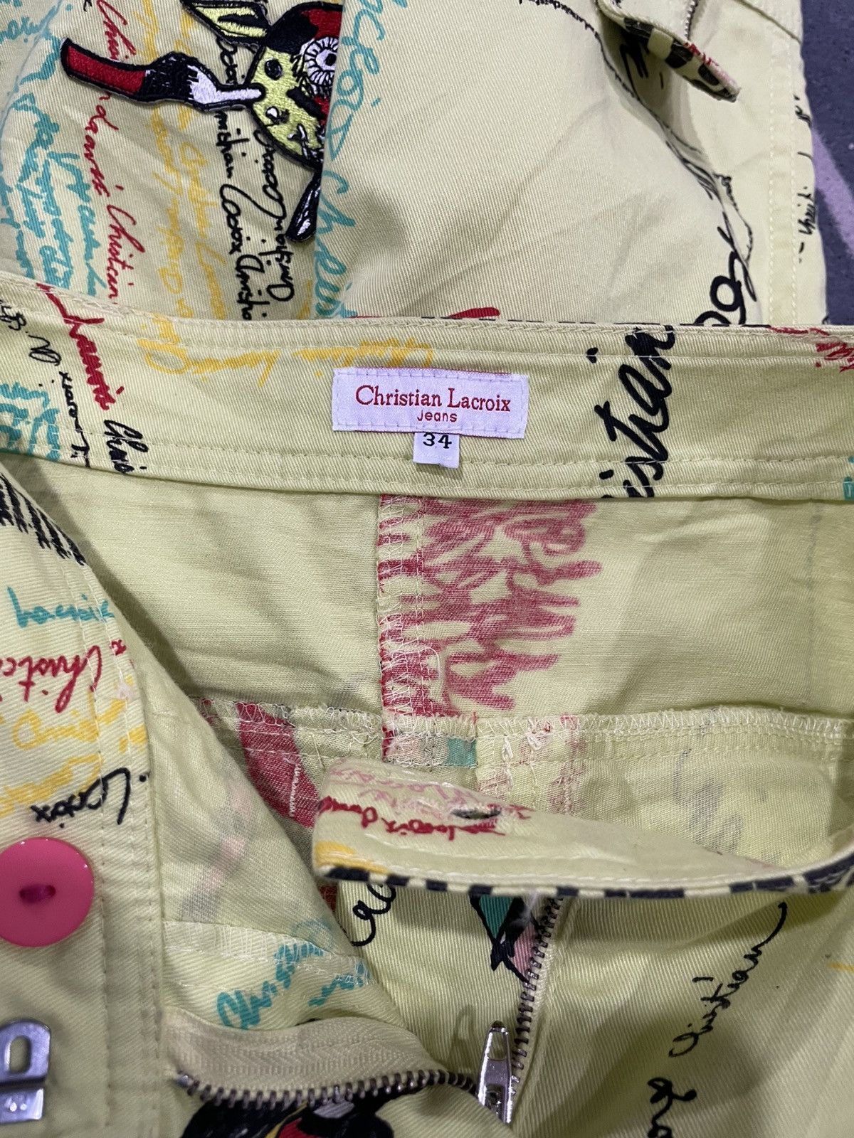 Christian Lacroix Christian Lacroix Banner Capri Shorts Size 26" / US 2 / IT 38 - 21 Thumbnail