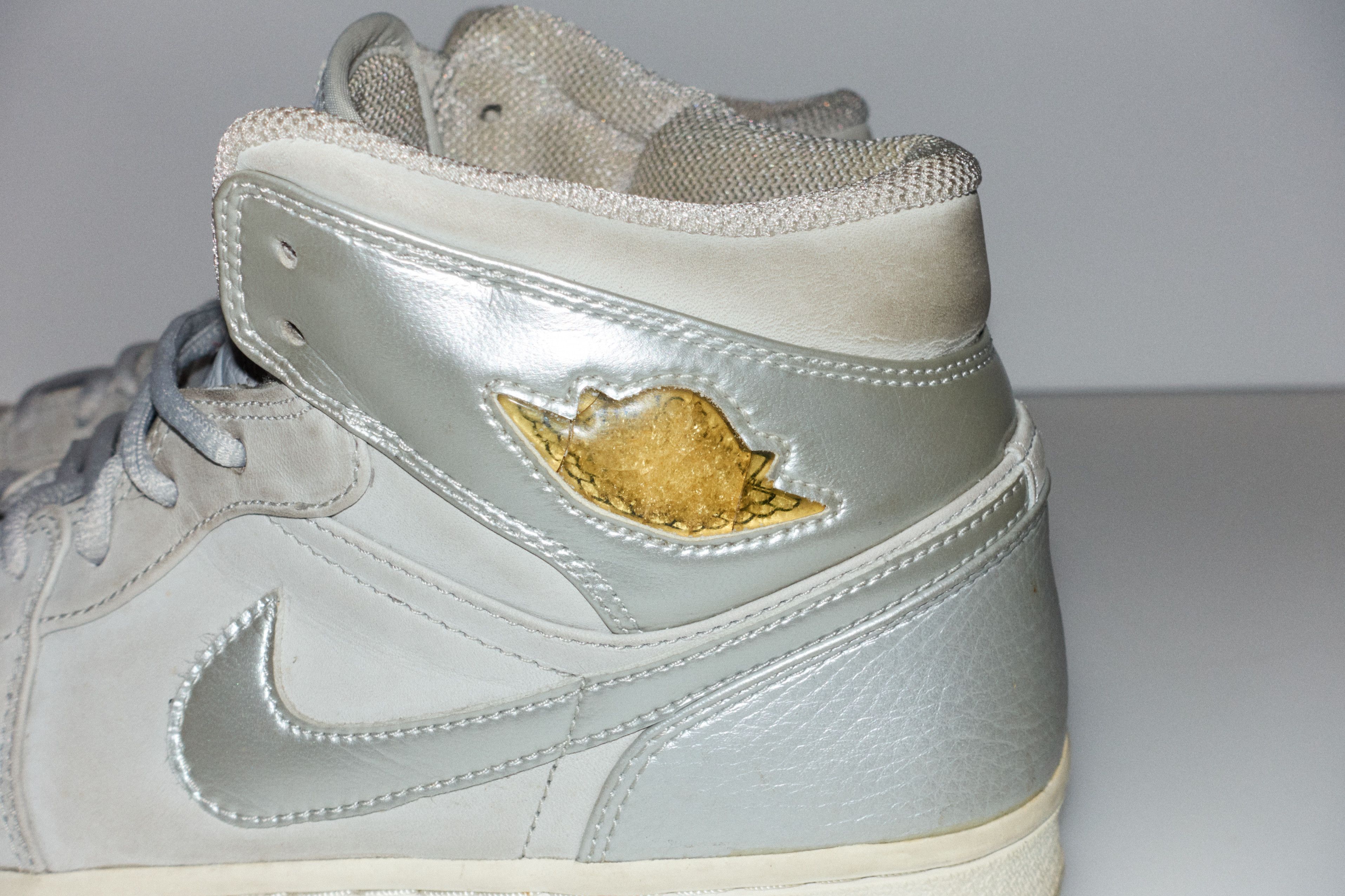 Jordan Brand Air Jordan 1 Retro + 2001 Neutral Grey Size 11 Size US 11 / EU 44 - 4 Thumbnail