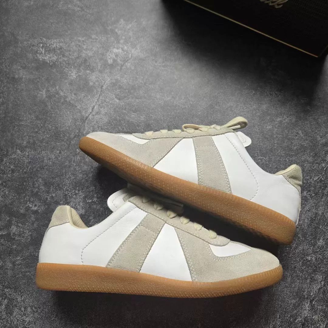 Maison Margiela Maison Margiela White Lowtop Sneakers 38 Women Size US 7.5 / IT 37.5 - 1 Thumbnail